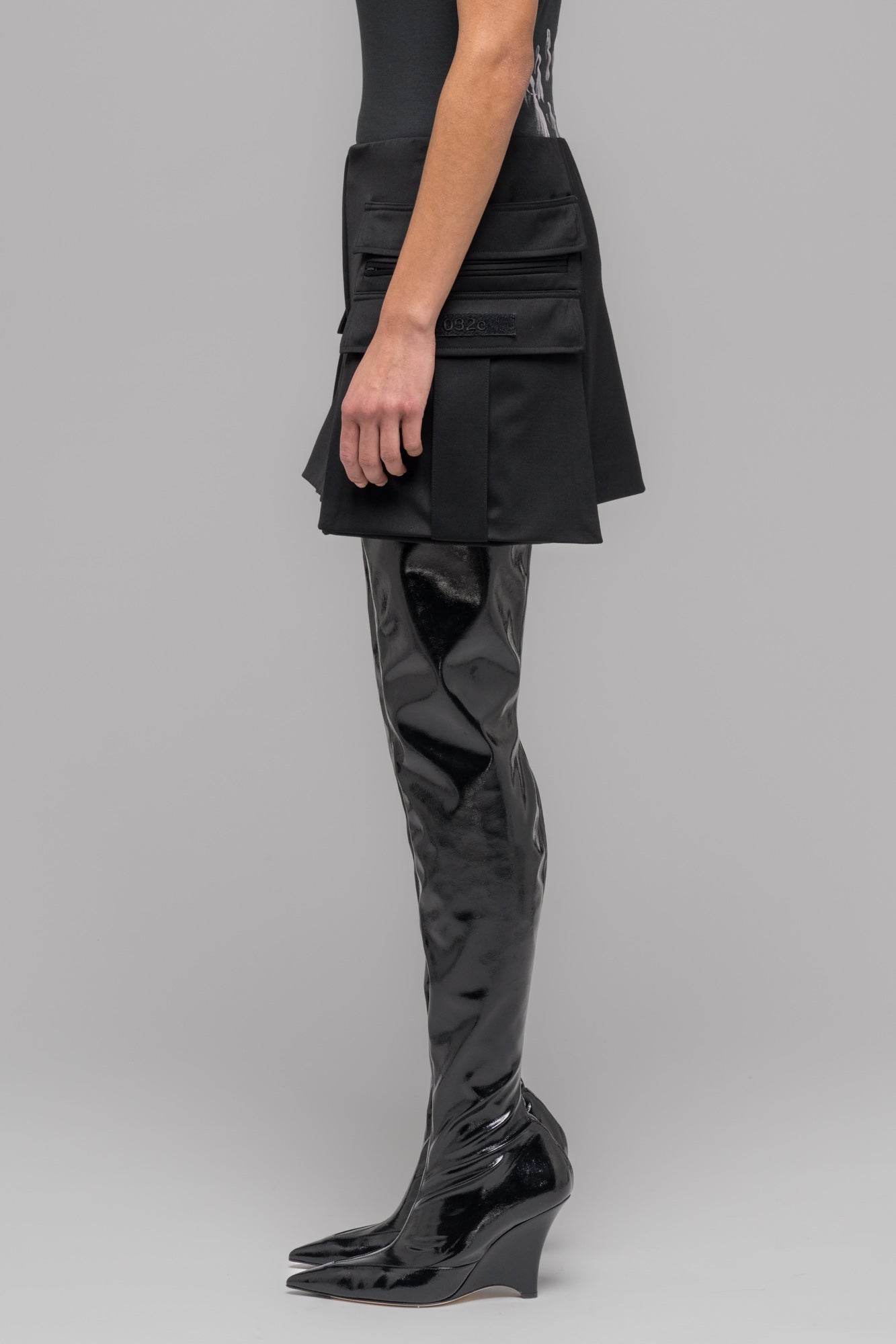 032c-nuclear-tight-suit-skirt-damen-minirock-aus-wolle image 3