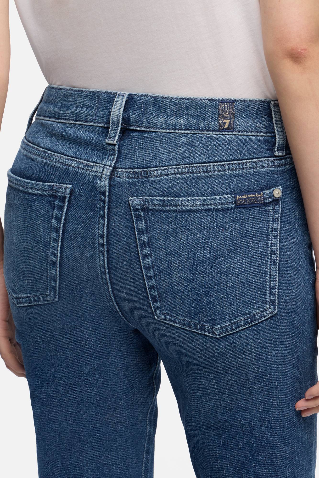 7-for-all-mankind-high-waist-ali-flare-jeans-denim-flux-white image 4