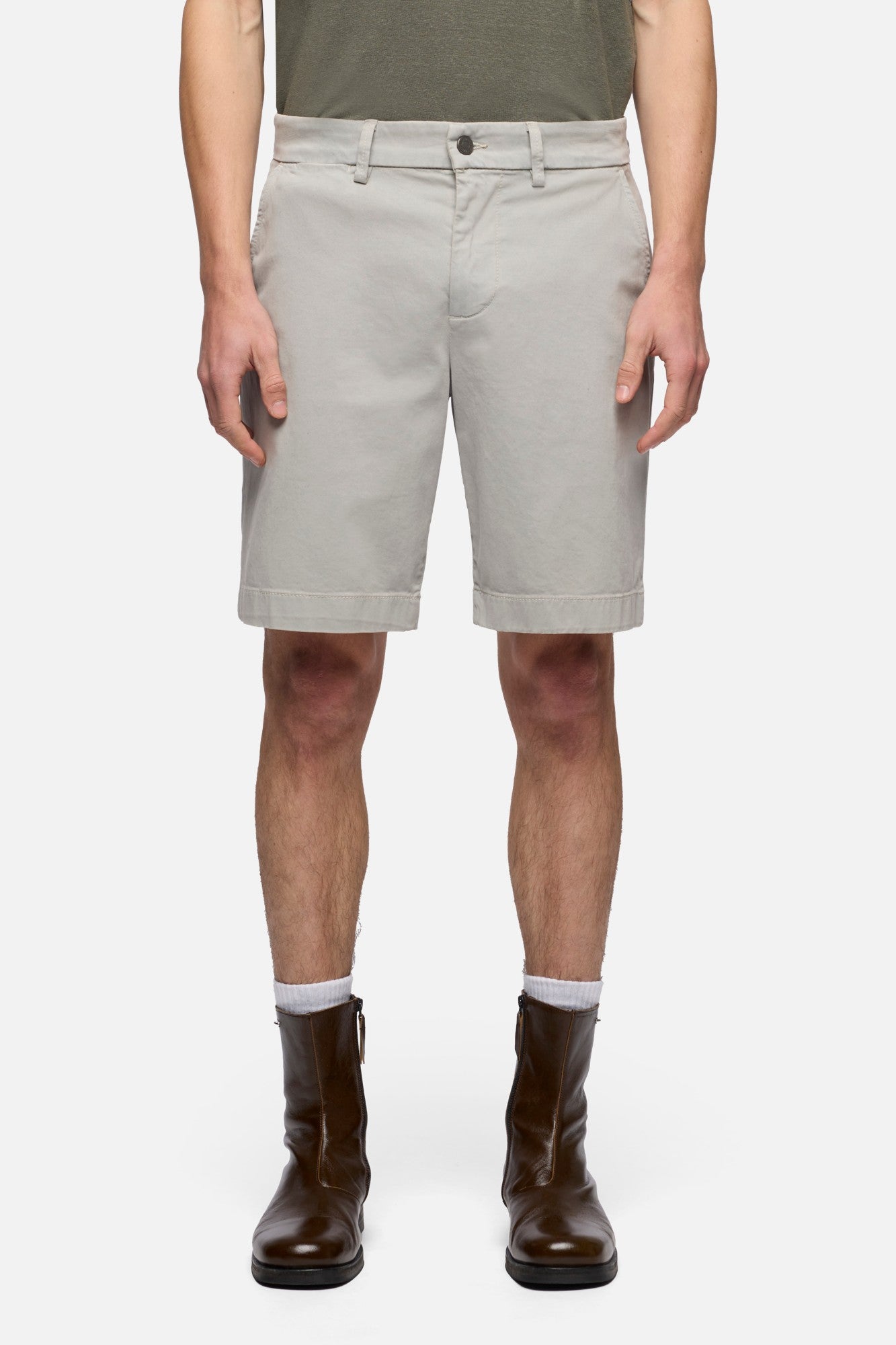 7-for-all-mankind-chino-short-herren-in-luxe-performance-sateen-iron image 3