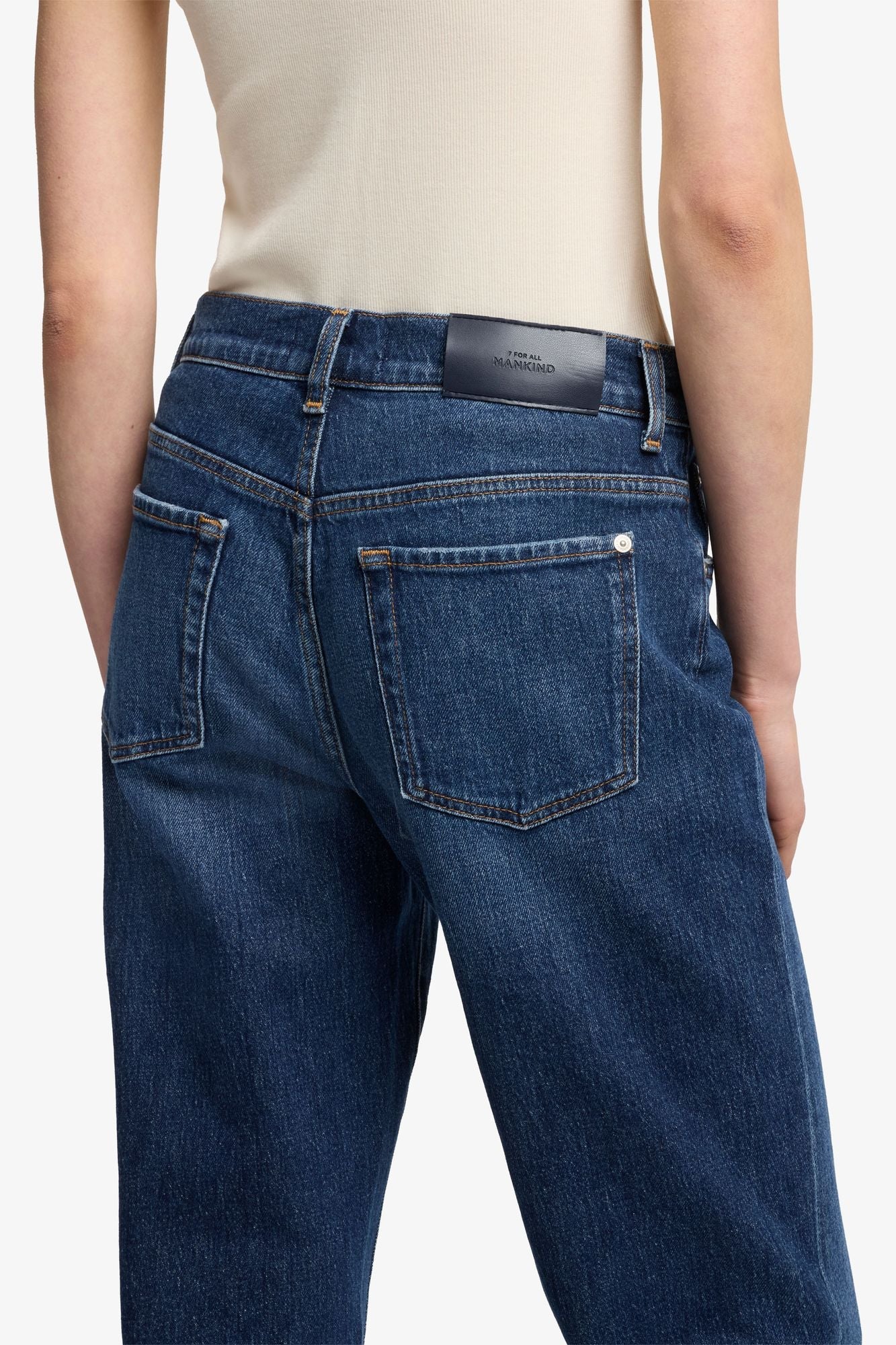 7-for-all-mankind-tess-trouser-straight-leg-jeans-in-mankind-radar image 4