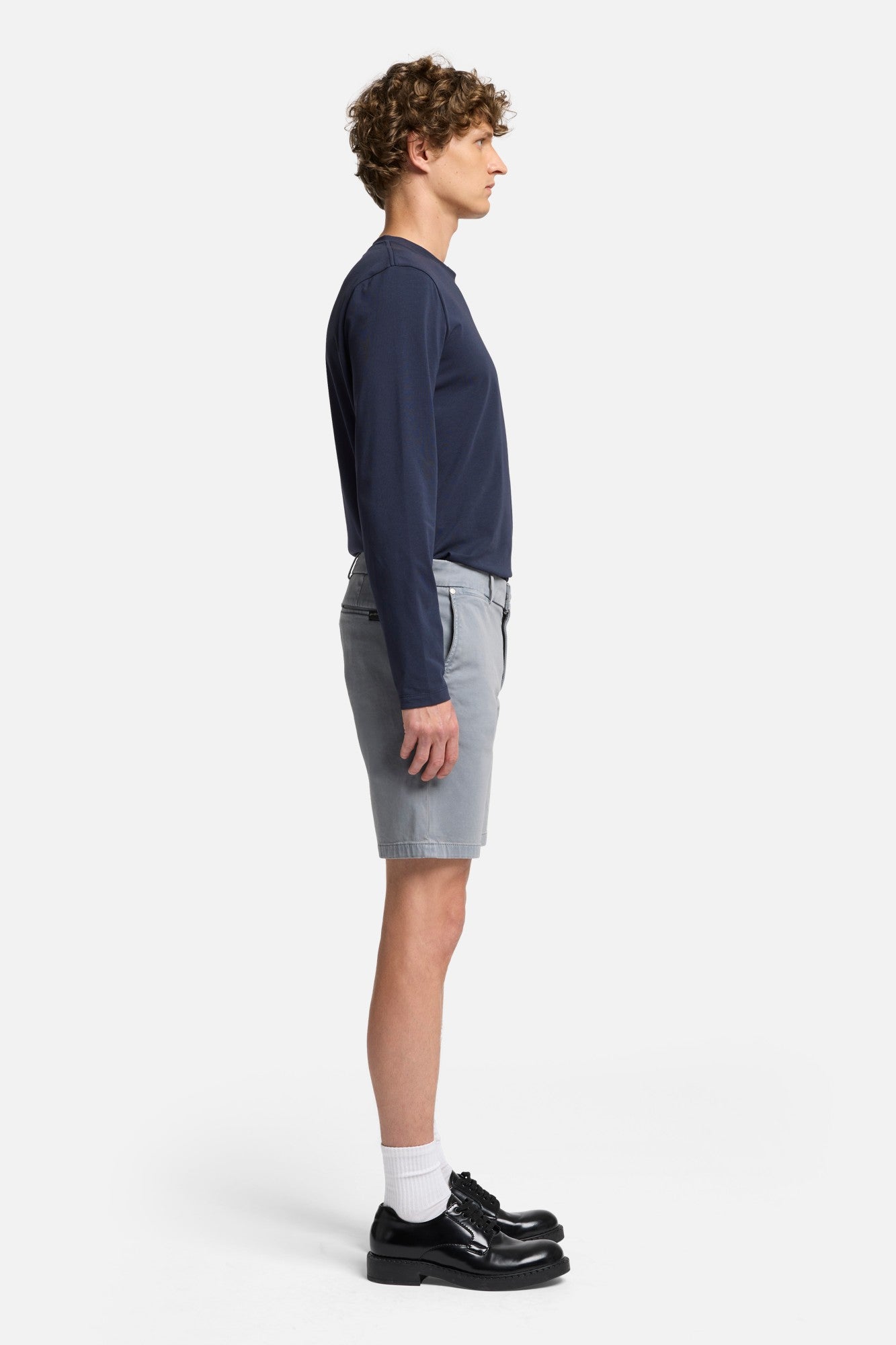 7-for-all-mankind-luxe-performance-andrew-short-sleepy-blue image 6