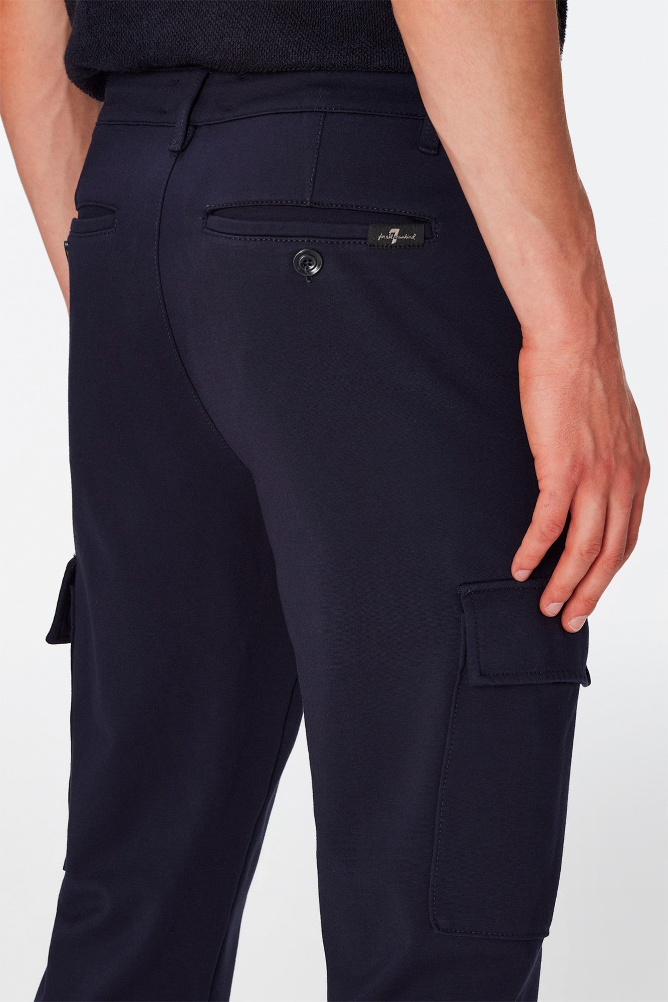 7-for-all-mankind-cargo-chino-luxe-performance-knit-navy-herren image 6