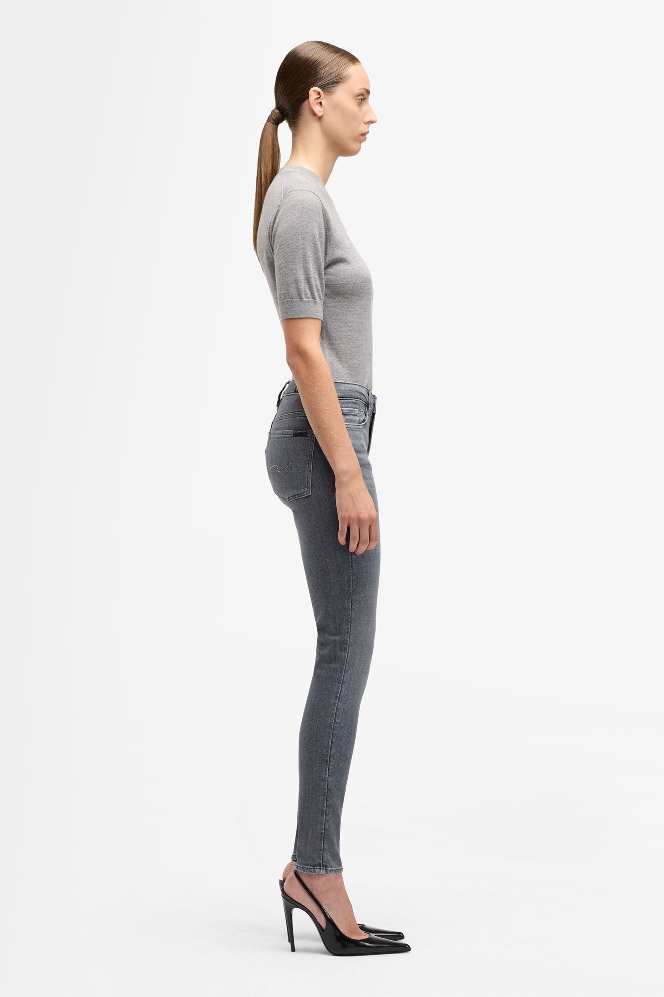 7-for-all-mankind-the-skinny-skinny-jeans-in-slim-illusion-moon-tune image 6