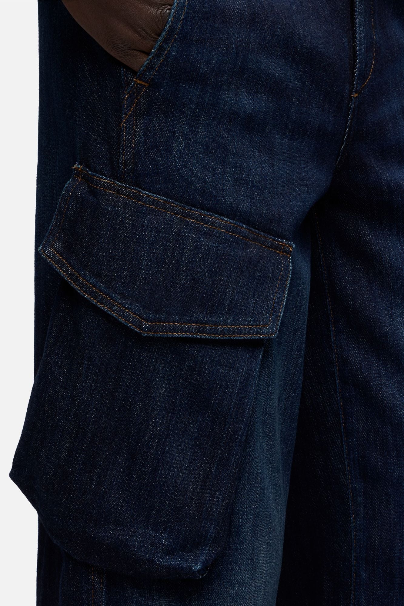7-for-all-mankind-cargo-lotta-jeans-airweft-deep-sea image 4