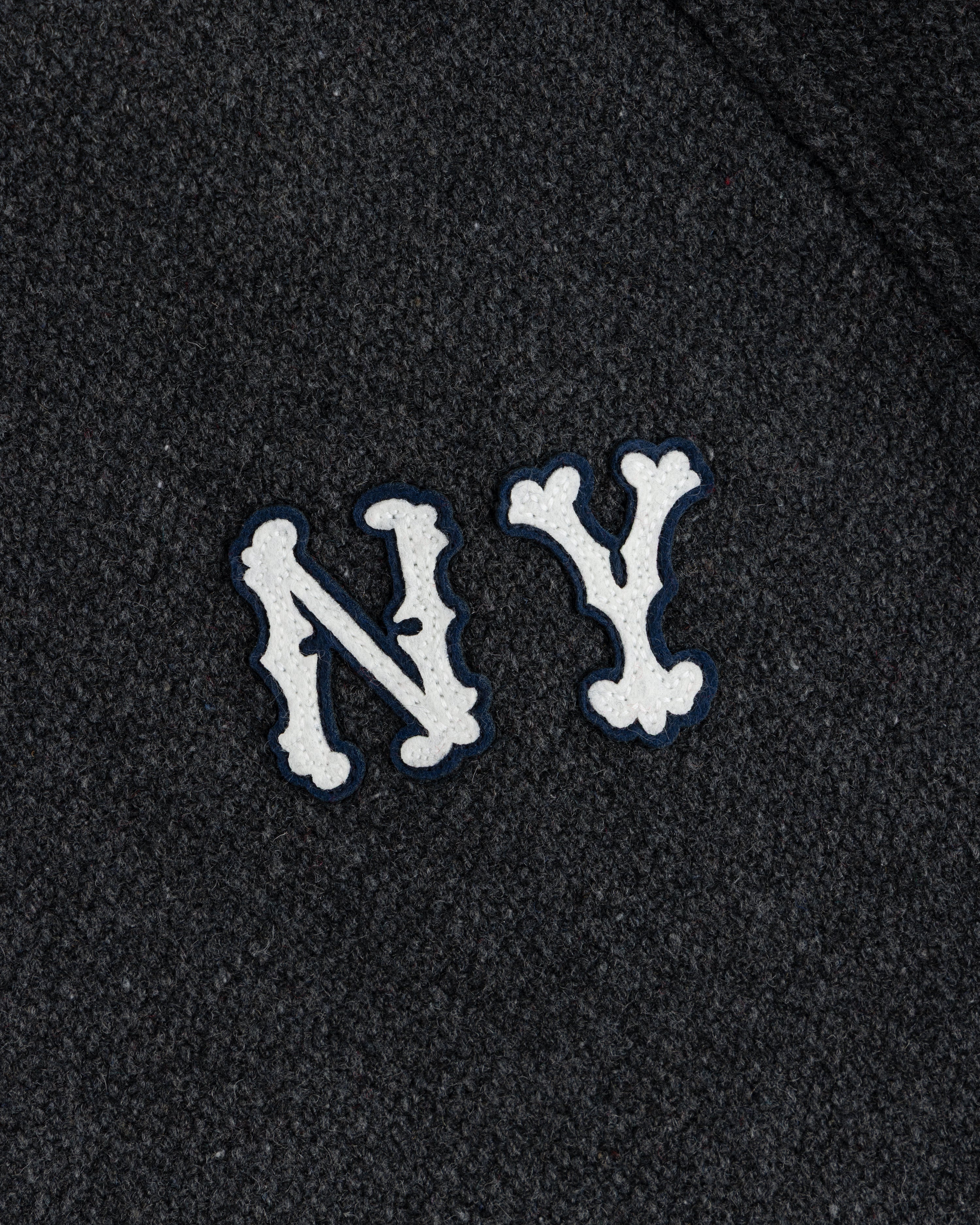 aim-leon-dore-ny-highlanders-wool-varsity-jacke-grau image 8