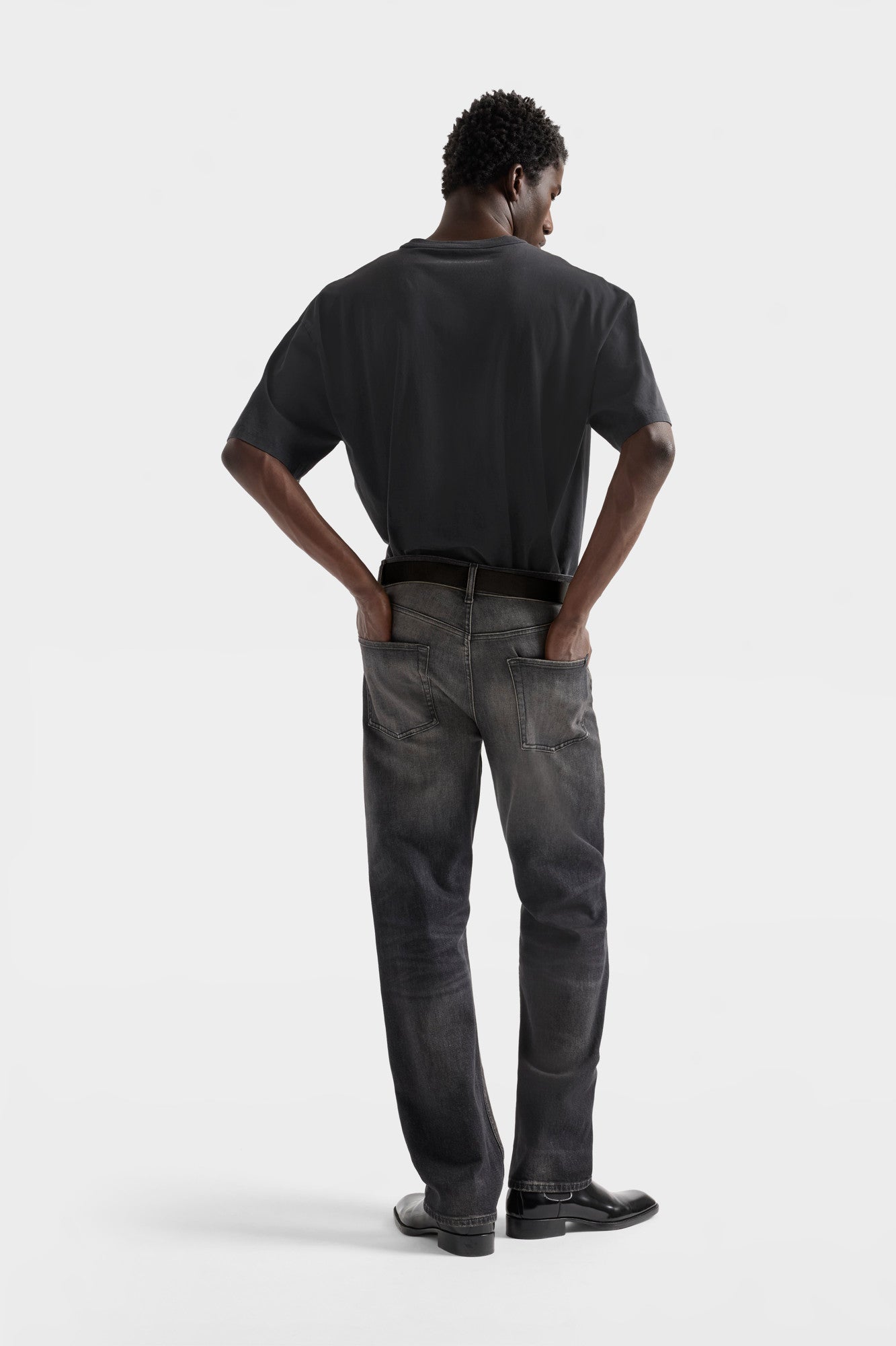 7-for-all-mankind-short-sleeve-graphic-tee-trip-black-herren-t-shirt image 5