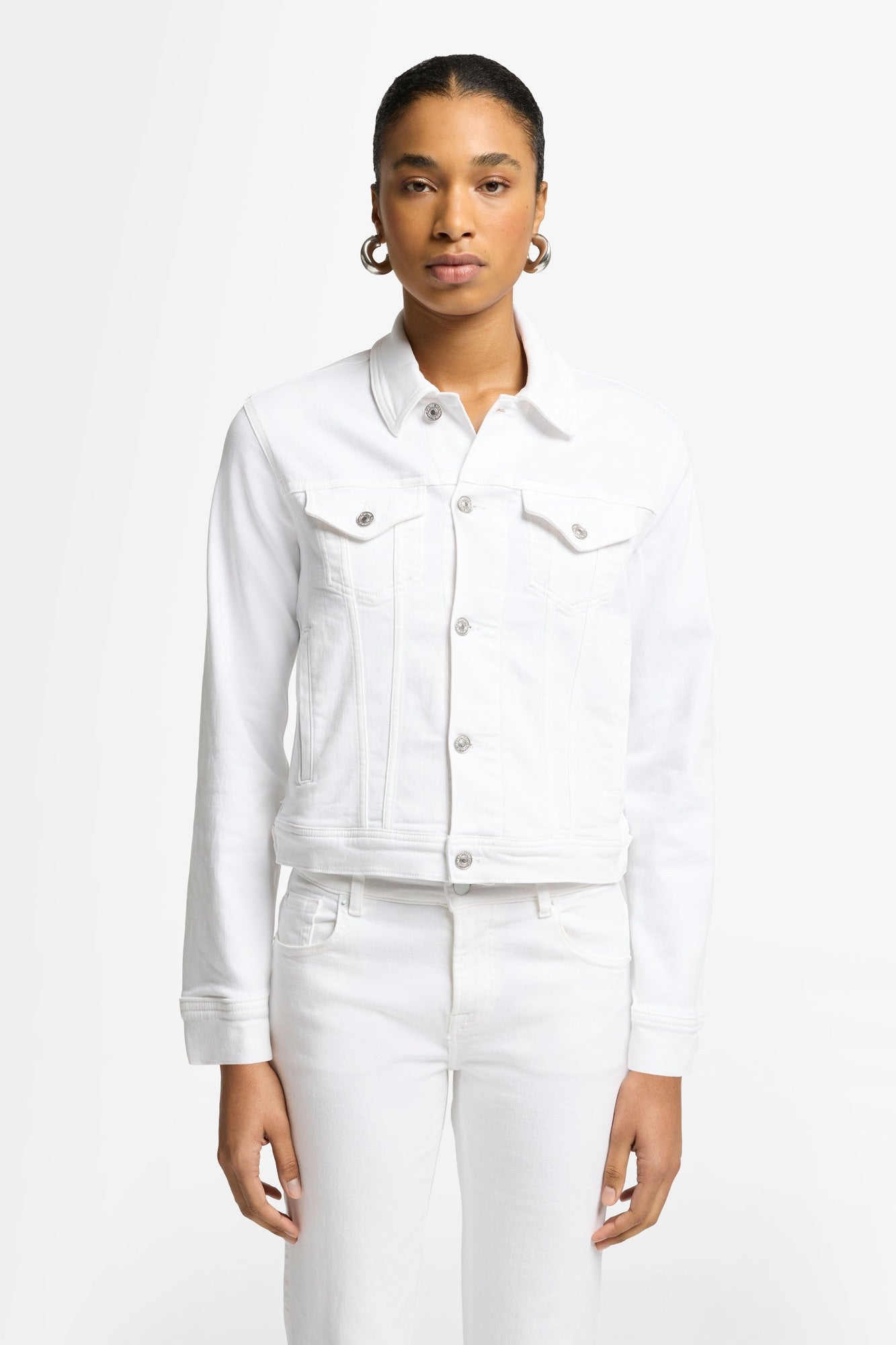 7-for-all-mankind-classic-trucker-jacke-luxe-vintage-soleil image 2
