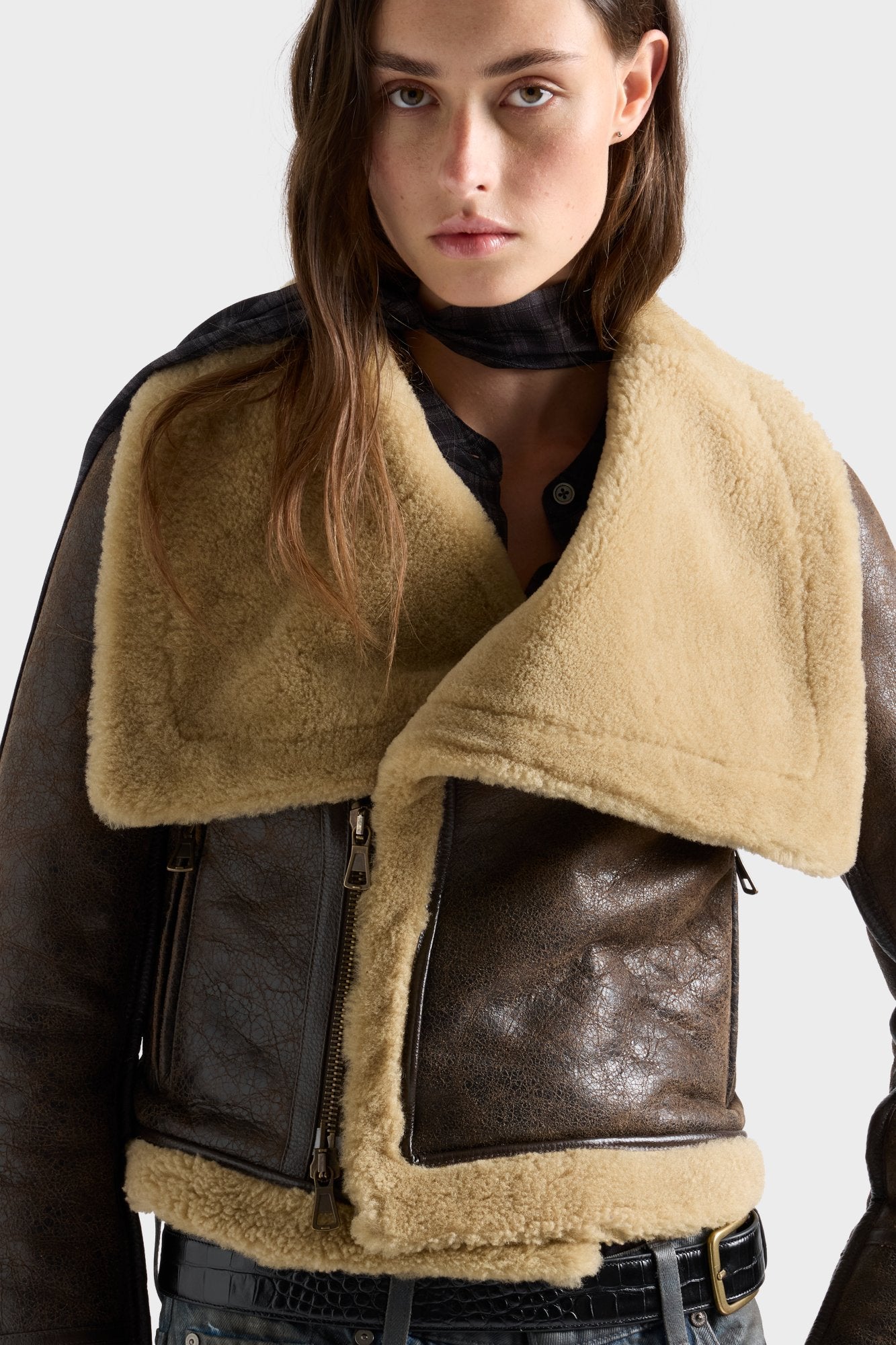 7-for-all-mankind-high-collar-shearling-jacke-leather-walnut-damen image 6