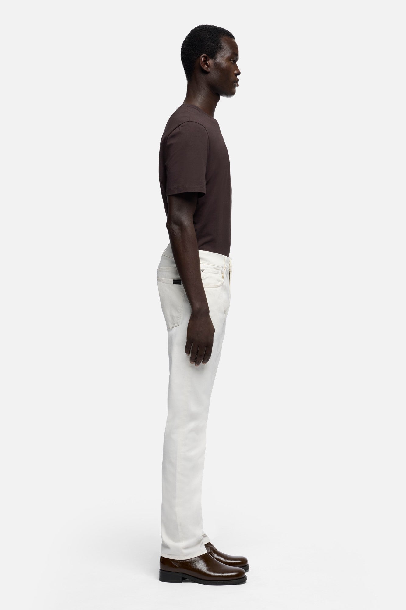 7-for-all-mankind-the-straight-luxe-performance-sateen-hose-chalk image 6