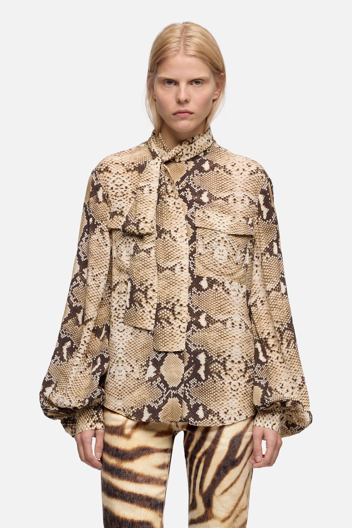 7-for-all-mankind-balloon-sleeve-blouse-viscose-snake image 3