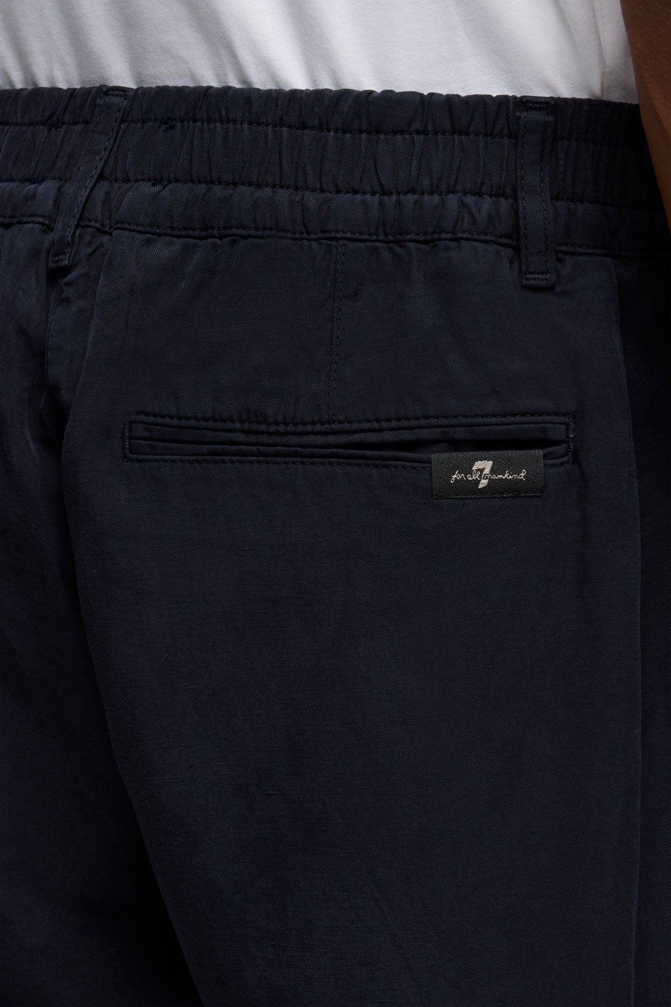 7-for-all-mankind-hybrid-jogger-short-linen-blend-navy-herren image 4
