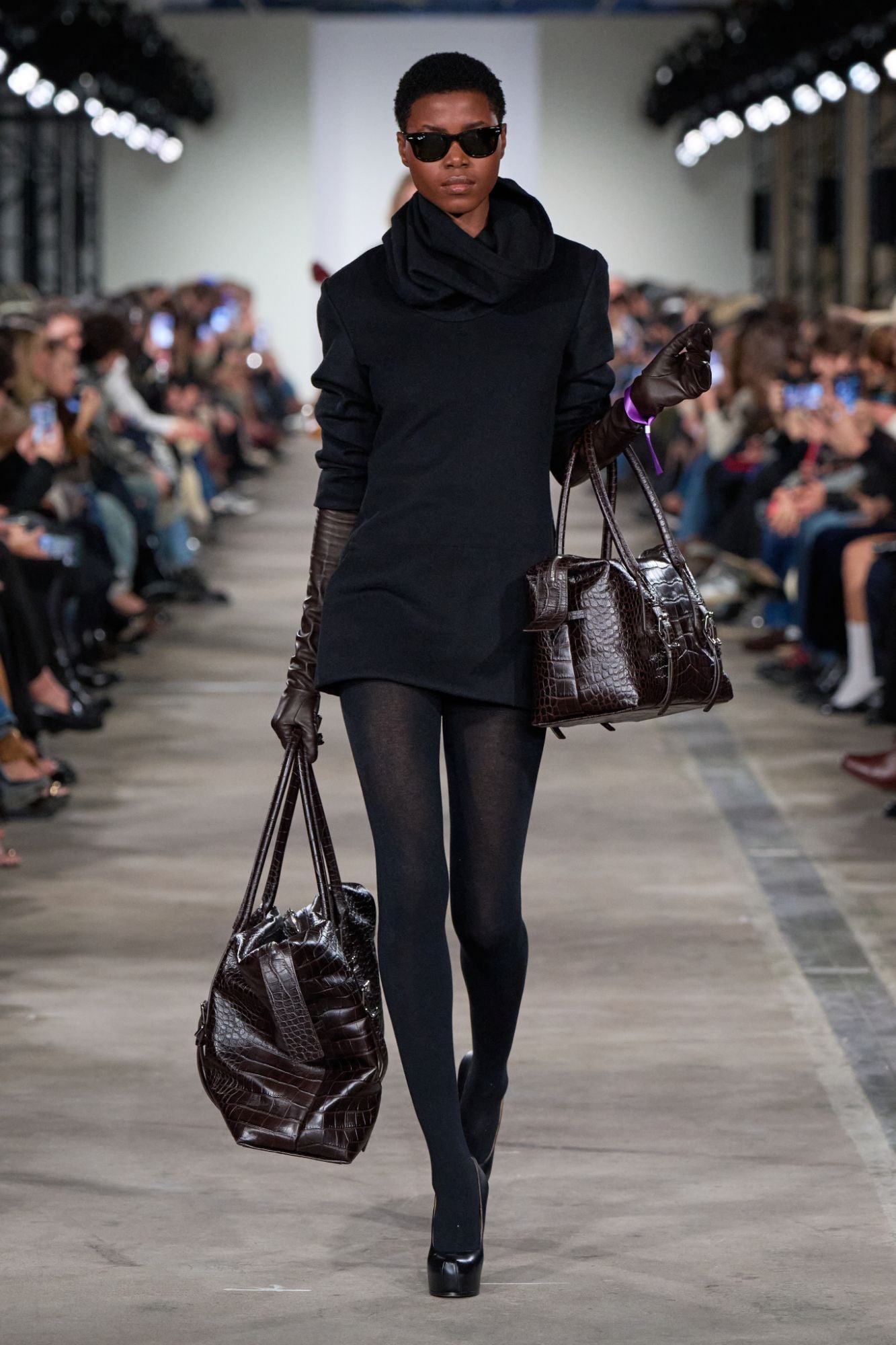 7-for-all-mankind-ruched-high-neck-minikleid-wollmix-schwarz image 7