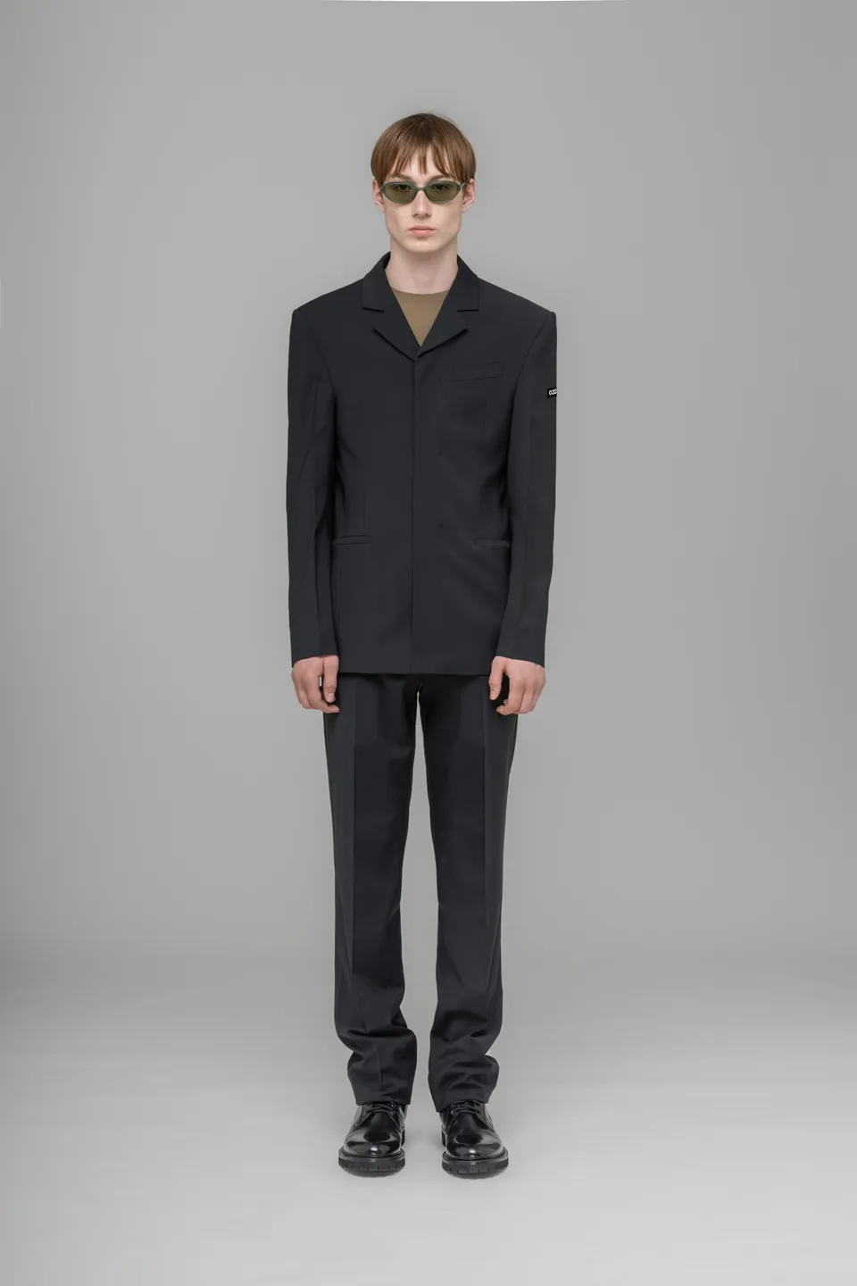 032c-office-attire-suit-jacket-sakko-herren-tailliert image 1