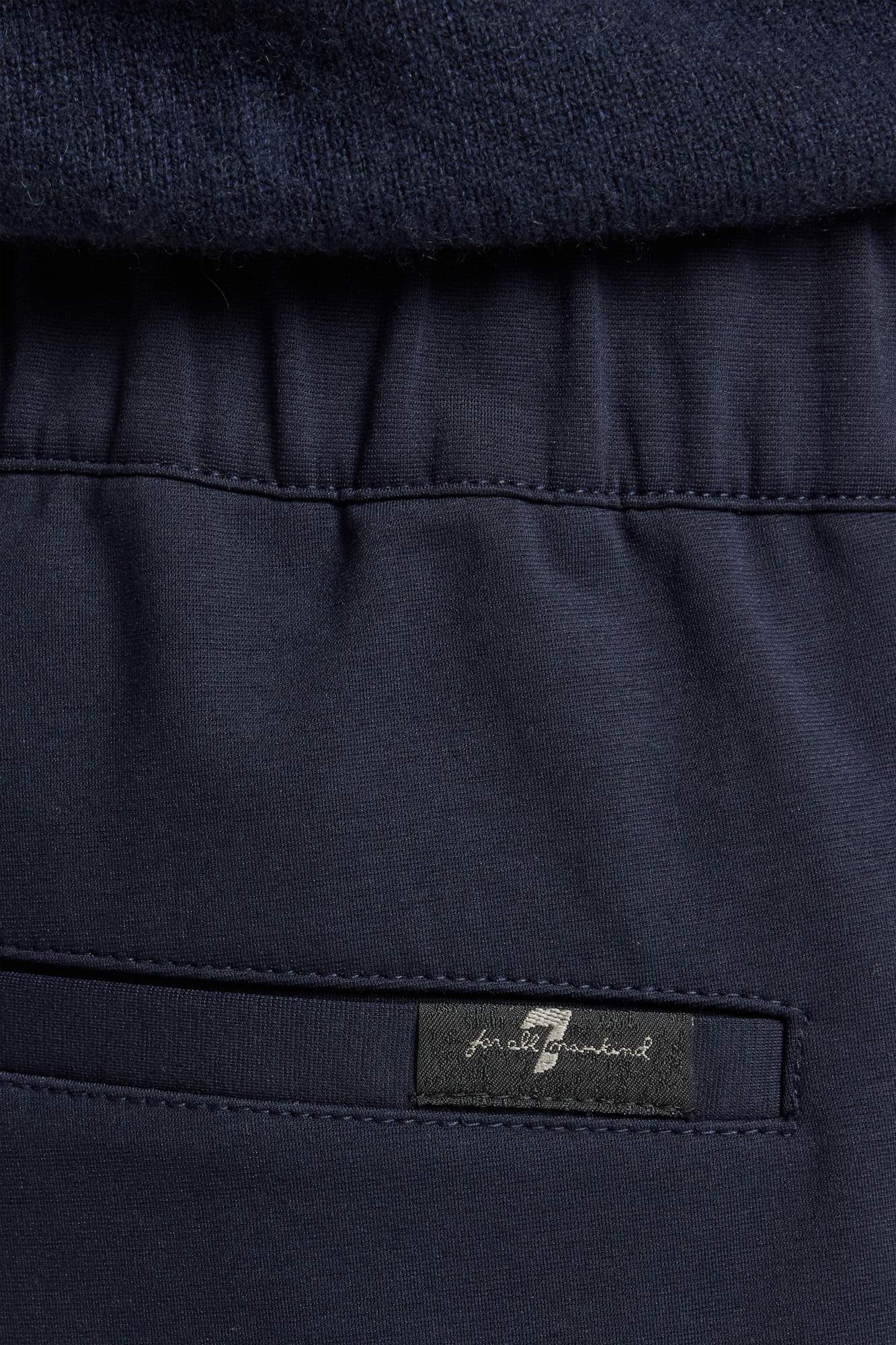 7-for-all-mankind-the-straight-hose-luxe-performance-knit-navy image 5
