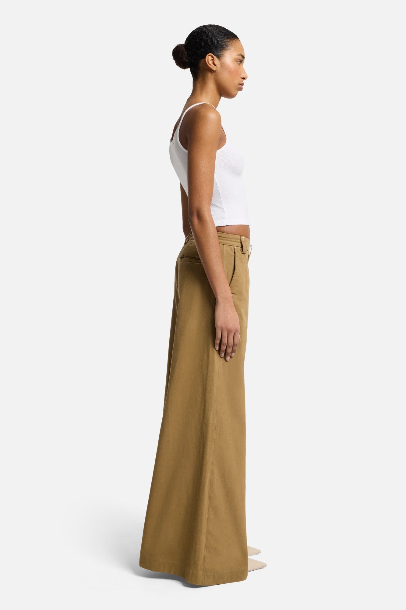 7-for-all-mankind-willow-palazzo-hose-sand-storm-twill image 6