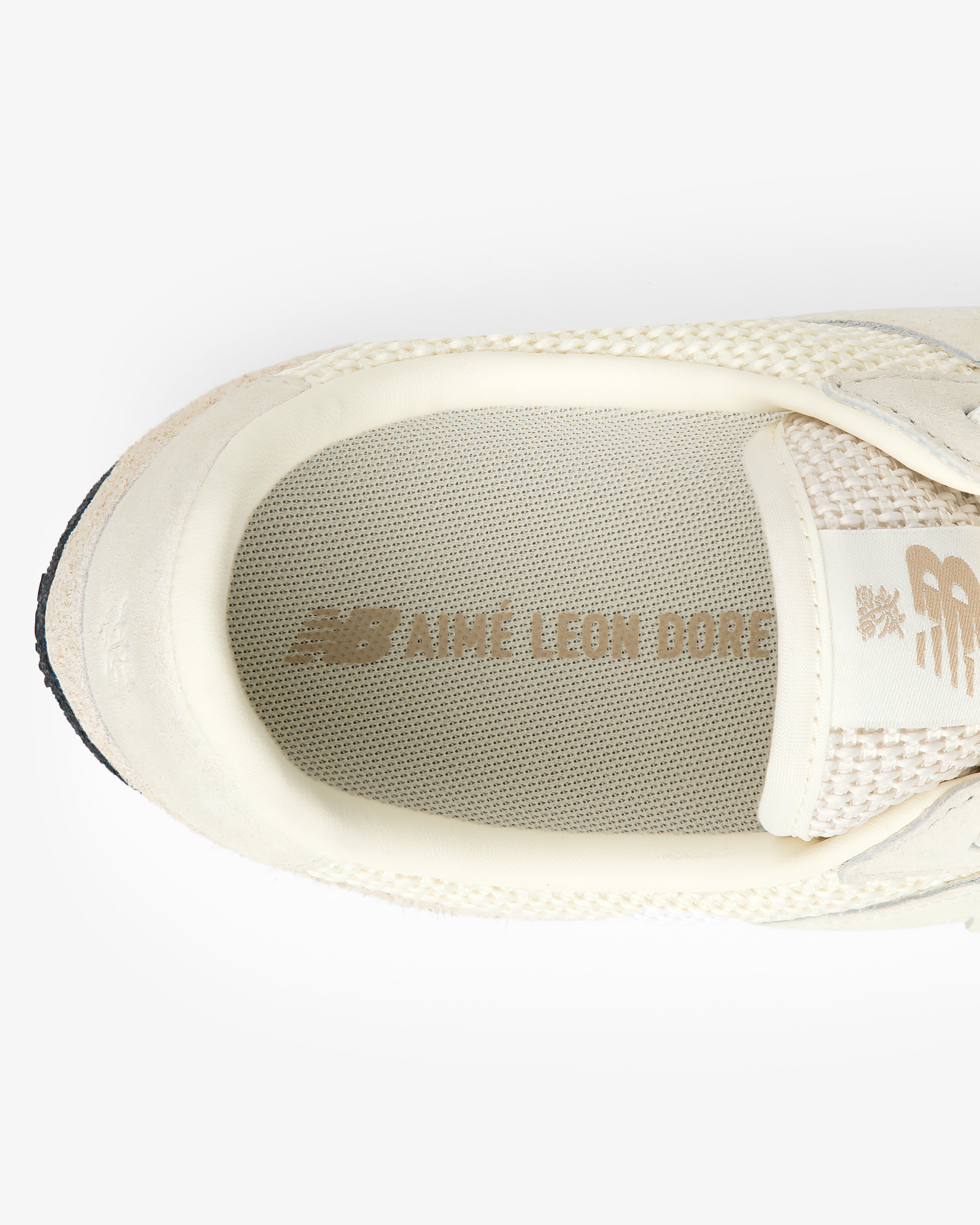 ald-new-balance-gator-sneaker-cream-hairy-suede-unisex image 7
