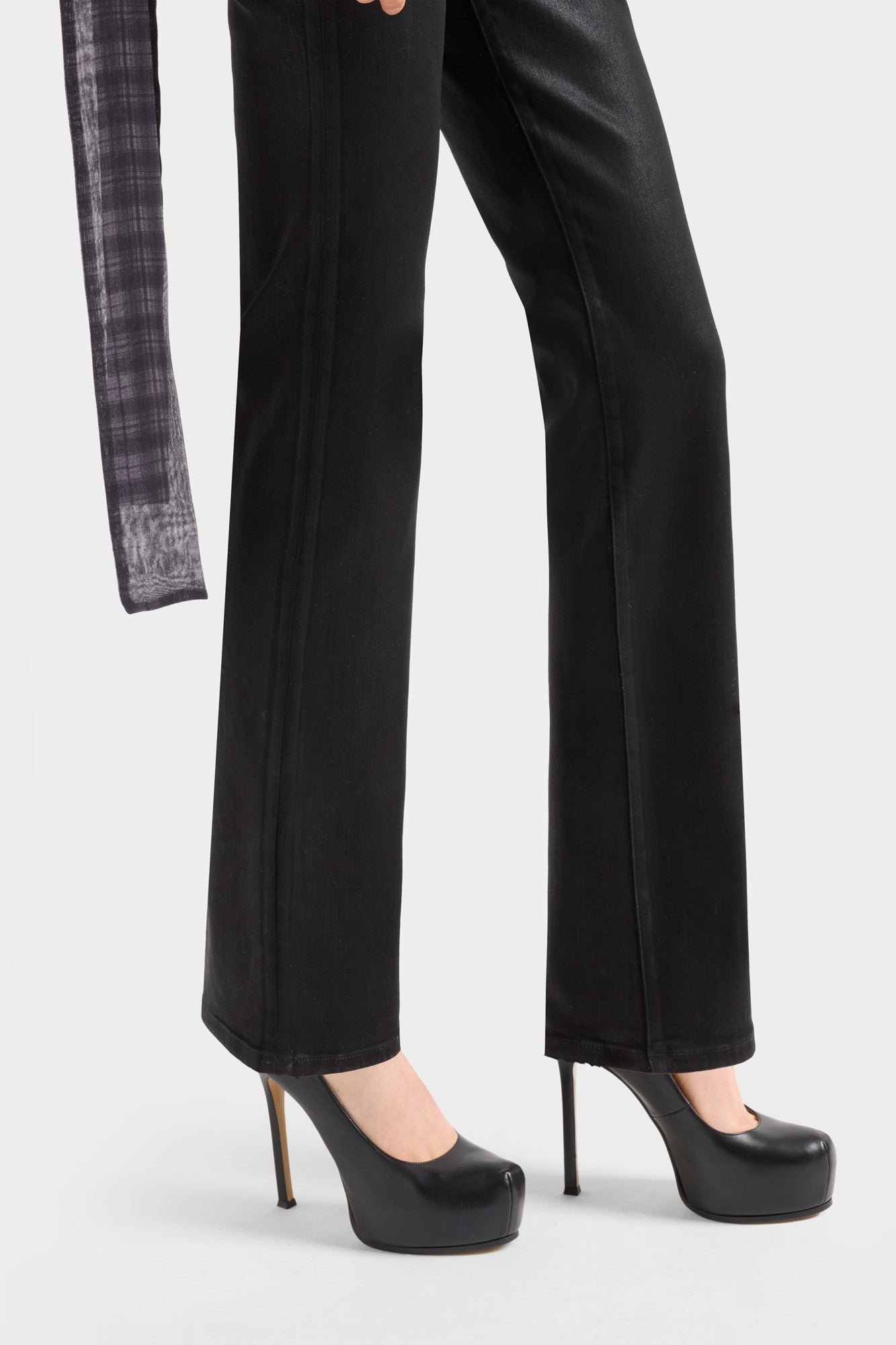 7-for-all-mankind-the-slim-coated-denim-black-damen-leder-look-jeans image 6