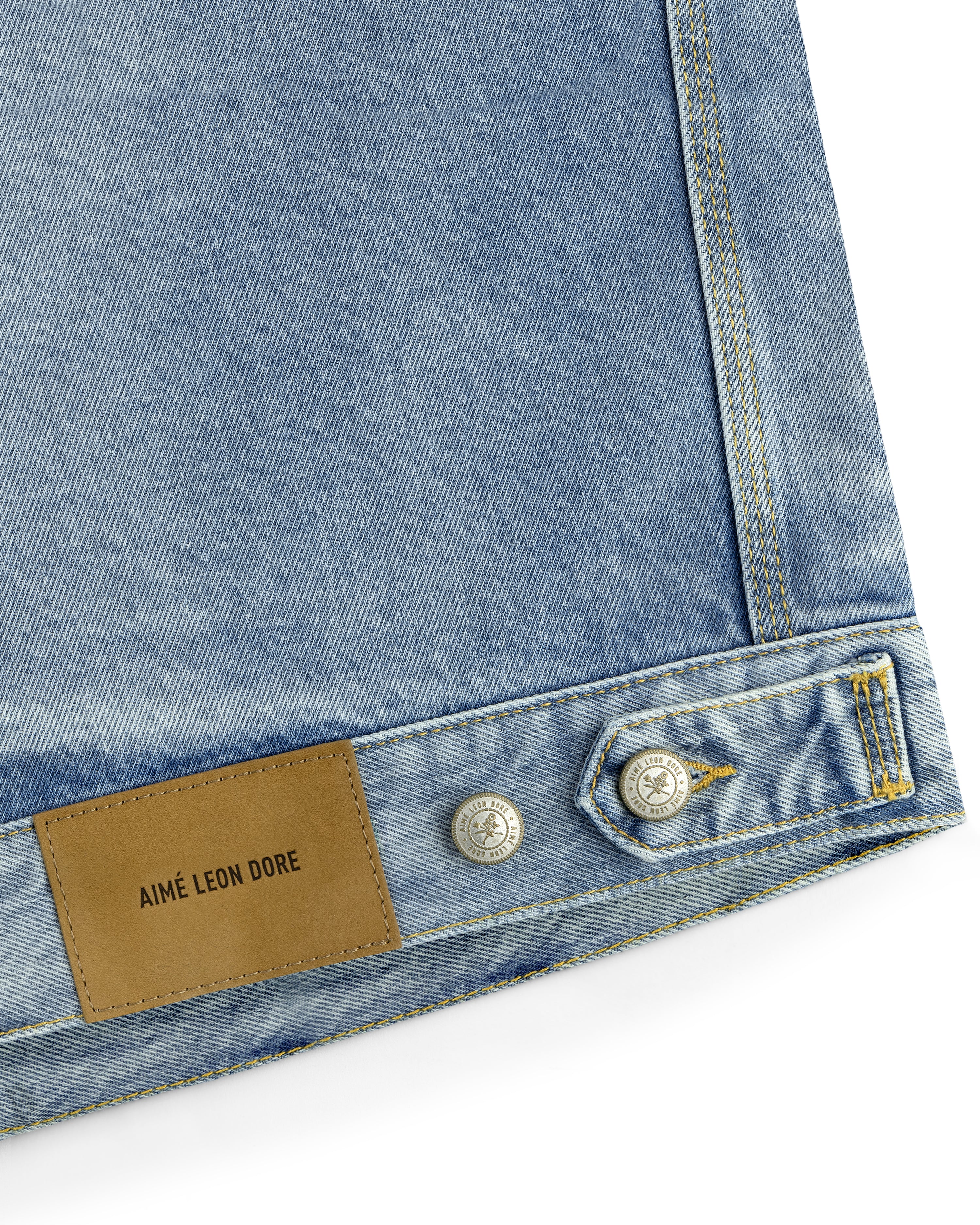 aim-leon-dore-denim-trucker-jacket-blue-bleach-wash-aus-italien-denim image 7