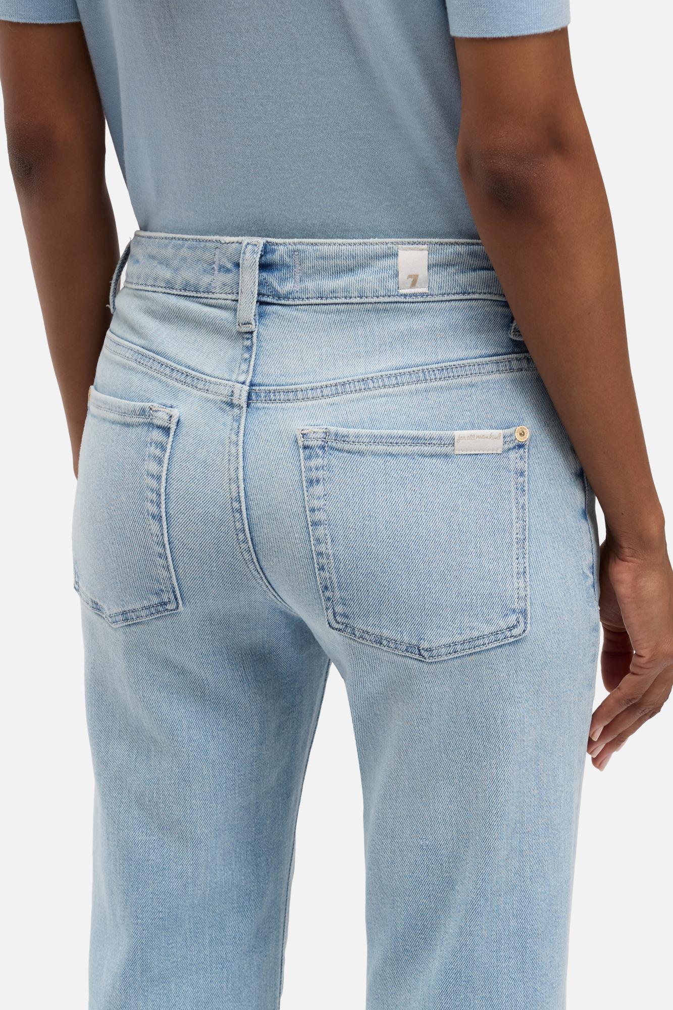 7-for-all-mankind-luxe-vintage-calie-straight-jeans-frozen image 4