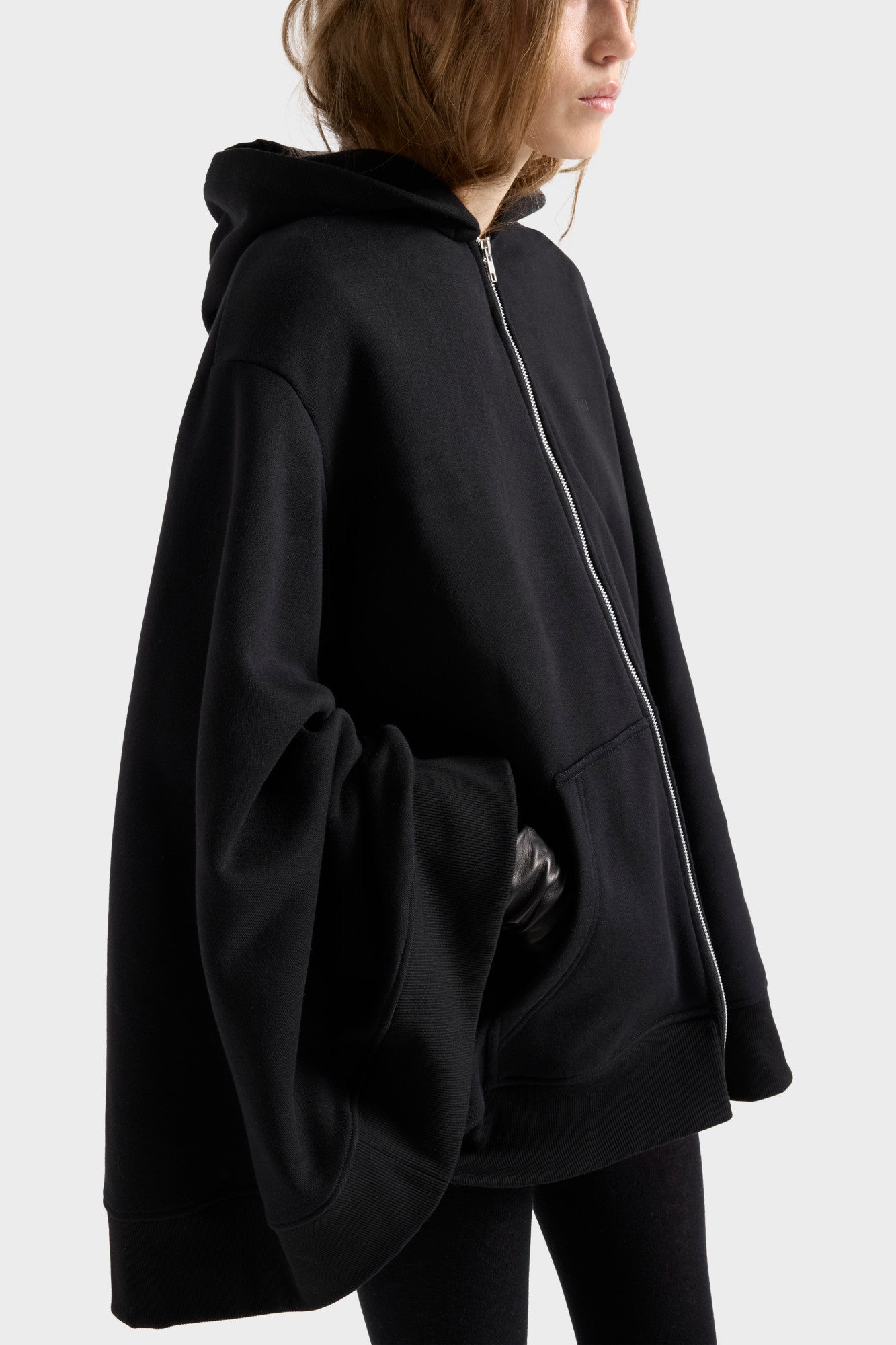 7-for-all-mankind-oversize-zip-hoodie-kapuzenjacke-in-black image 6