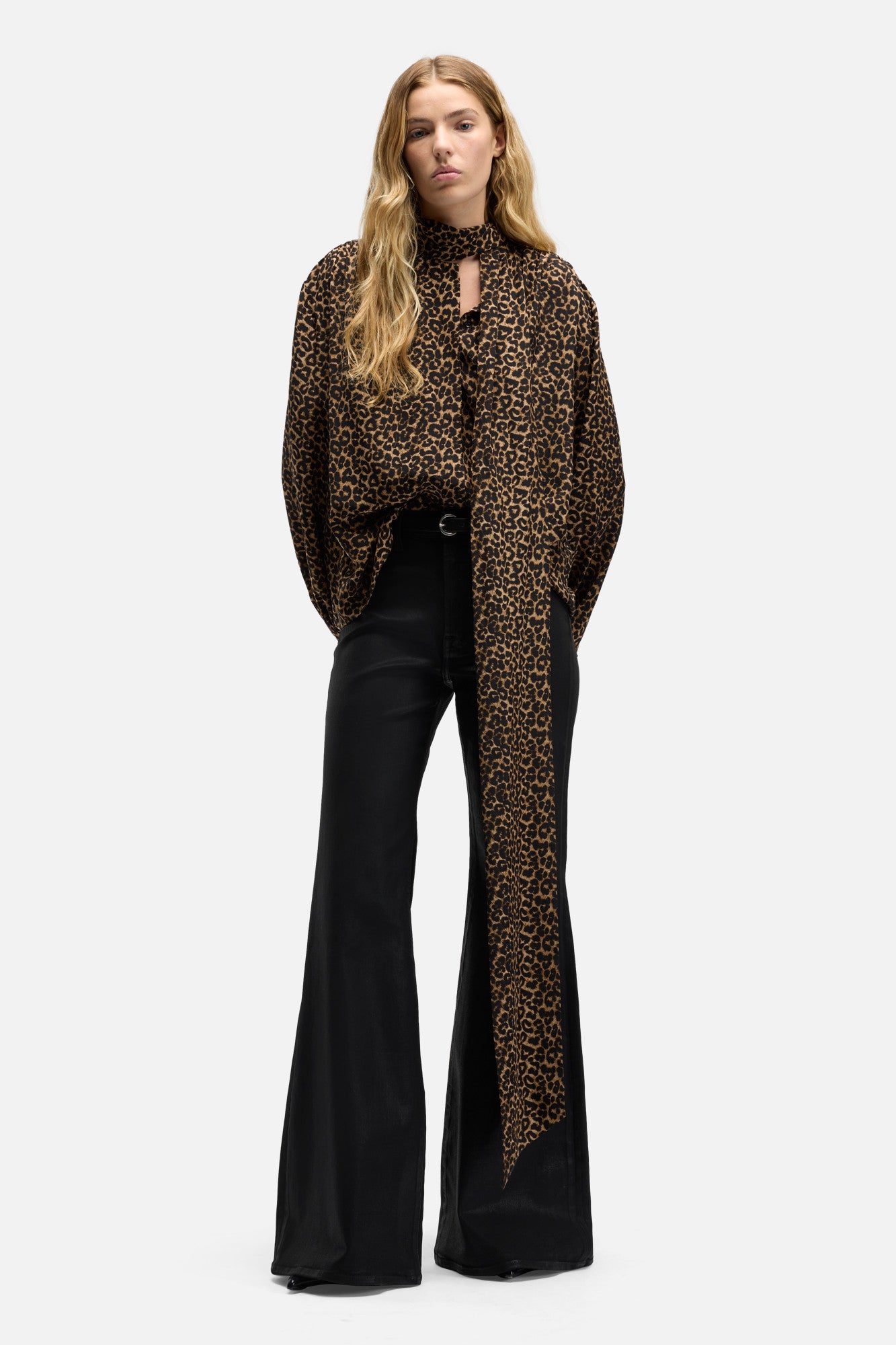 7-for-all-mankind-retro-flare-jeans-coated-slim-illusion-black image 2