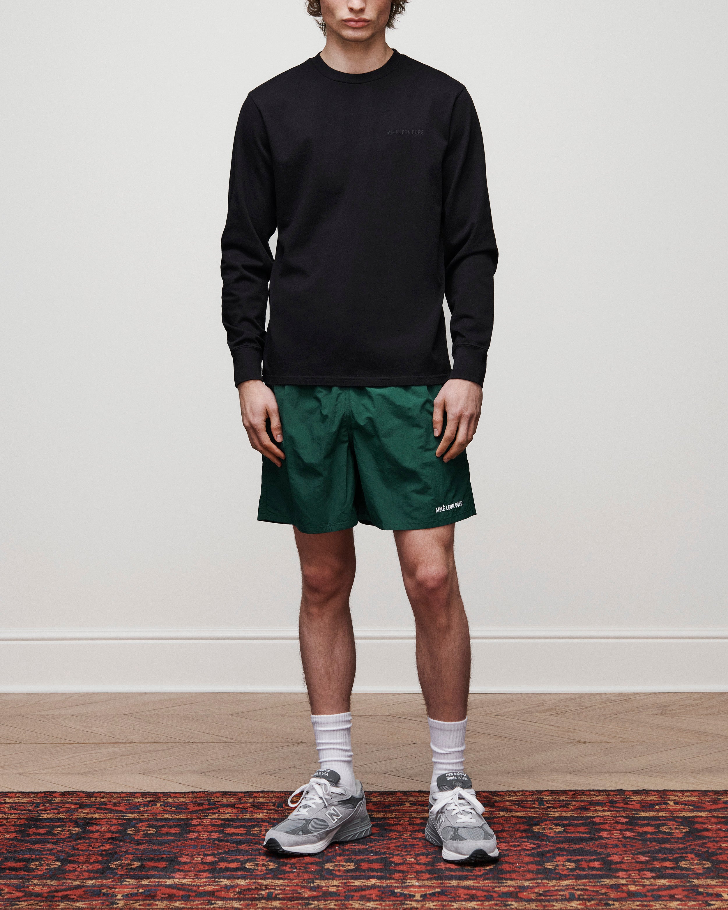 aim-leon-dore-tonal-logo-long-sleeve-tee-langarmshirt-schwarz-baumwolle image 3