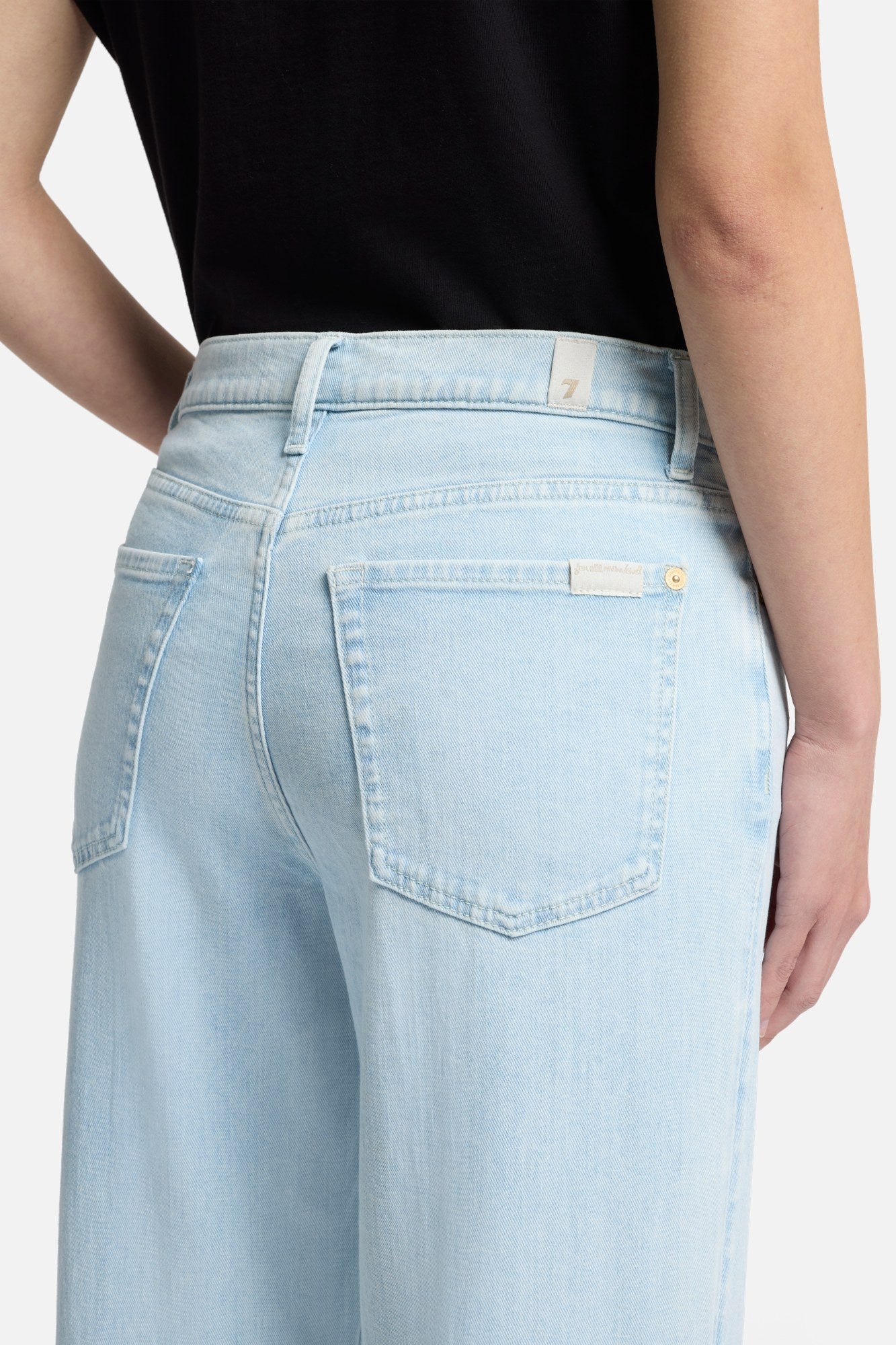 7-for-all-mankind-tailorless-modern-dojo-wide-leg-malibu-sky image 4