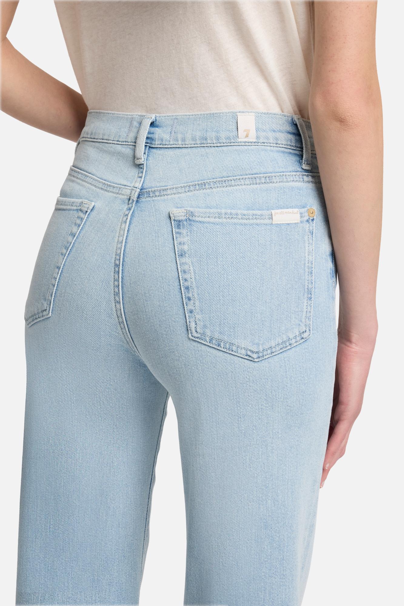 7-for-all-mankind-luxe-vintage-modern-dojo-flare-jeans-in-frozen image 4