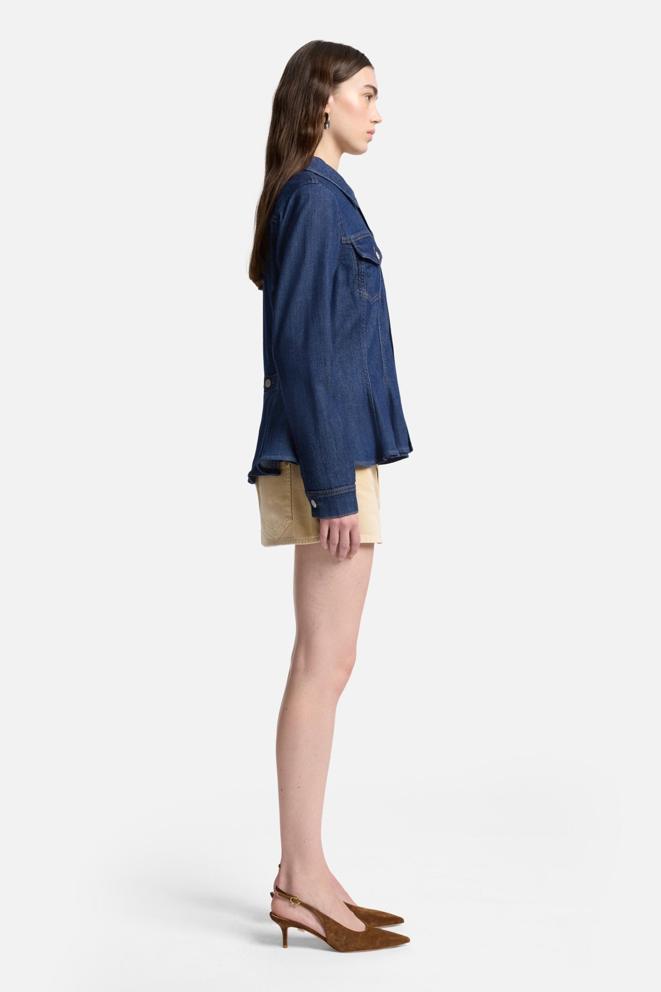 7-for-all-mankind-weightless-denim-flounce-trucker-jacket-halona-damen image 6