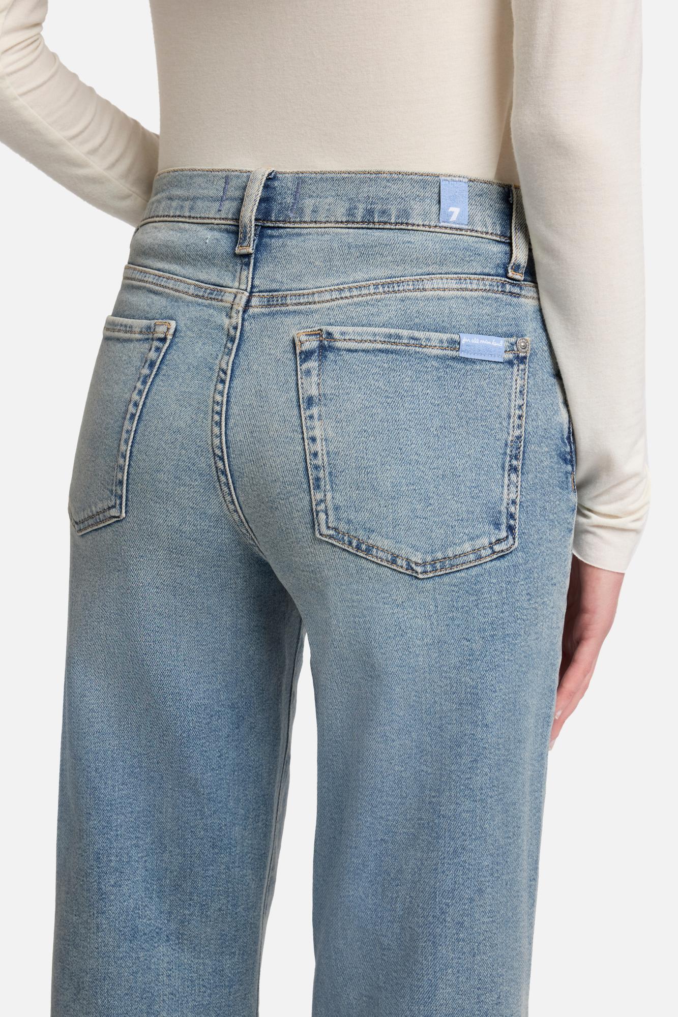 7-for-all-mankind-luxe-vintage-alexa-straight-jeans-amuse-me image 4