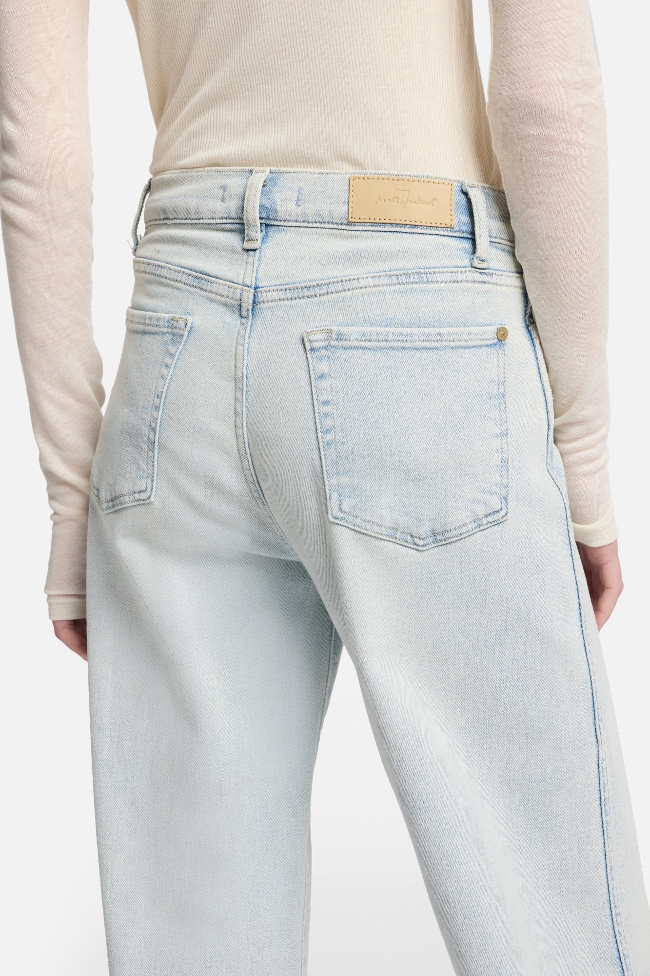 7-for-all-mankind-luxe-vintage-lotta-jeans-in-maui image 4