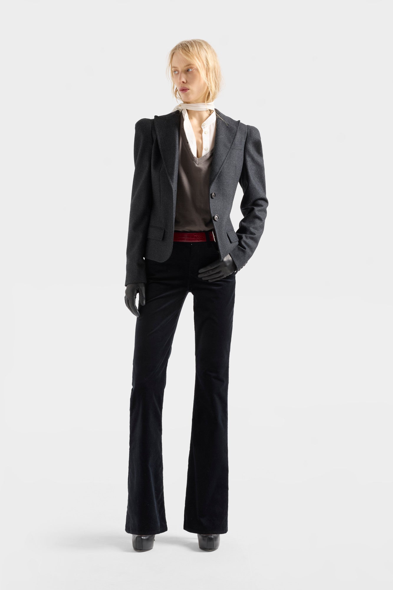 7-for-all-mankind-leggy-bootcut-hose-velvet-black image 2