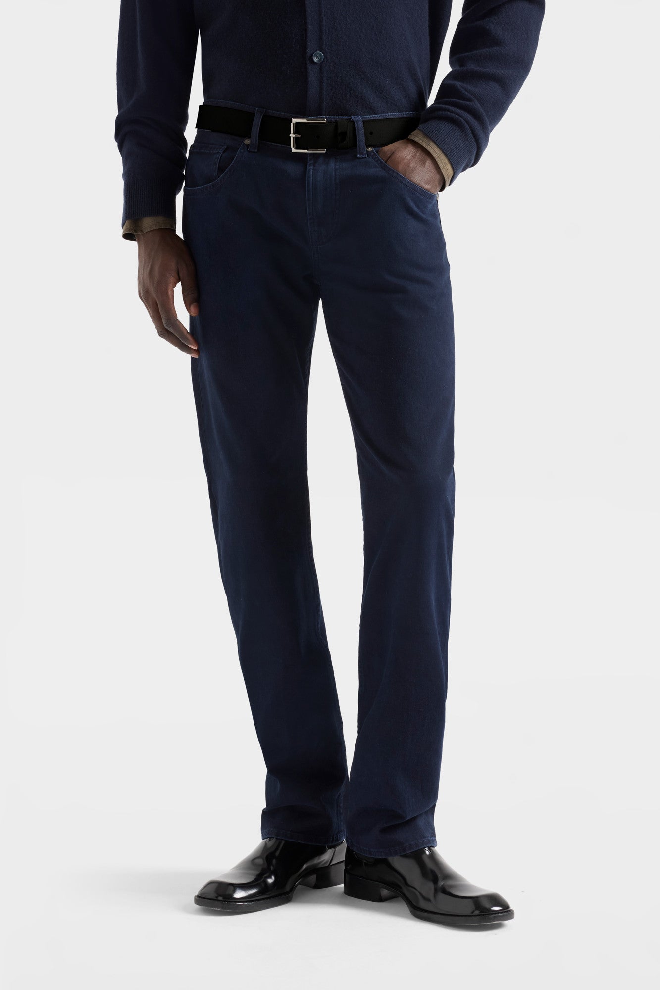 7-for-all-mankind-the-straight-herren-jeans-in-denim-dusk-smoke image 3