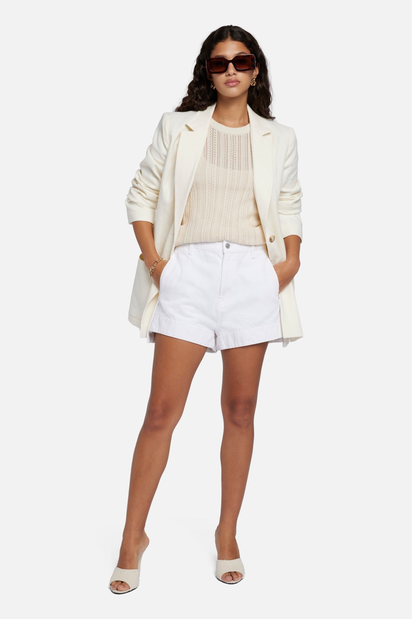 7-for-all-mankind-denim-tailored-short-damen-shorts-in-brilliant-white image 7