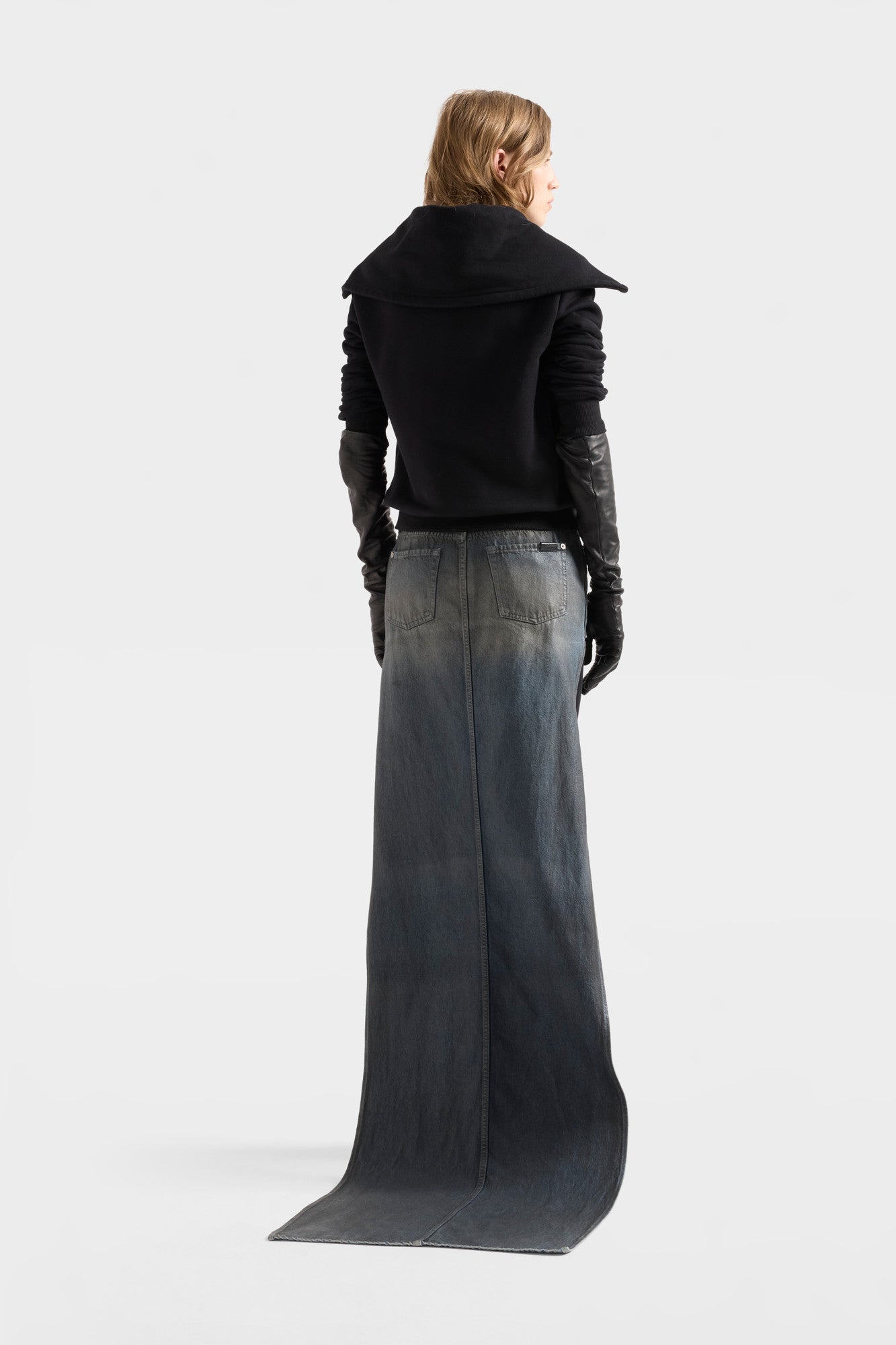 7-for-all-mankind-high-neck-zip-hoodie-cropped-black image 5
