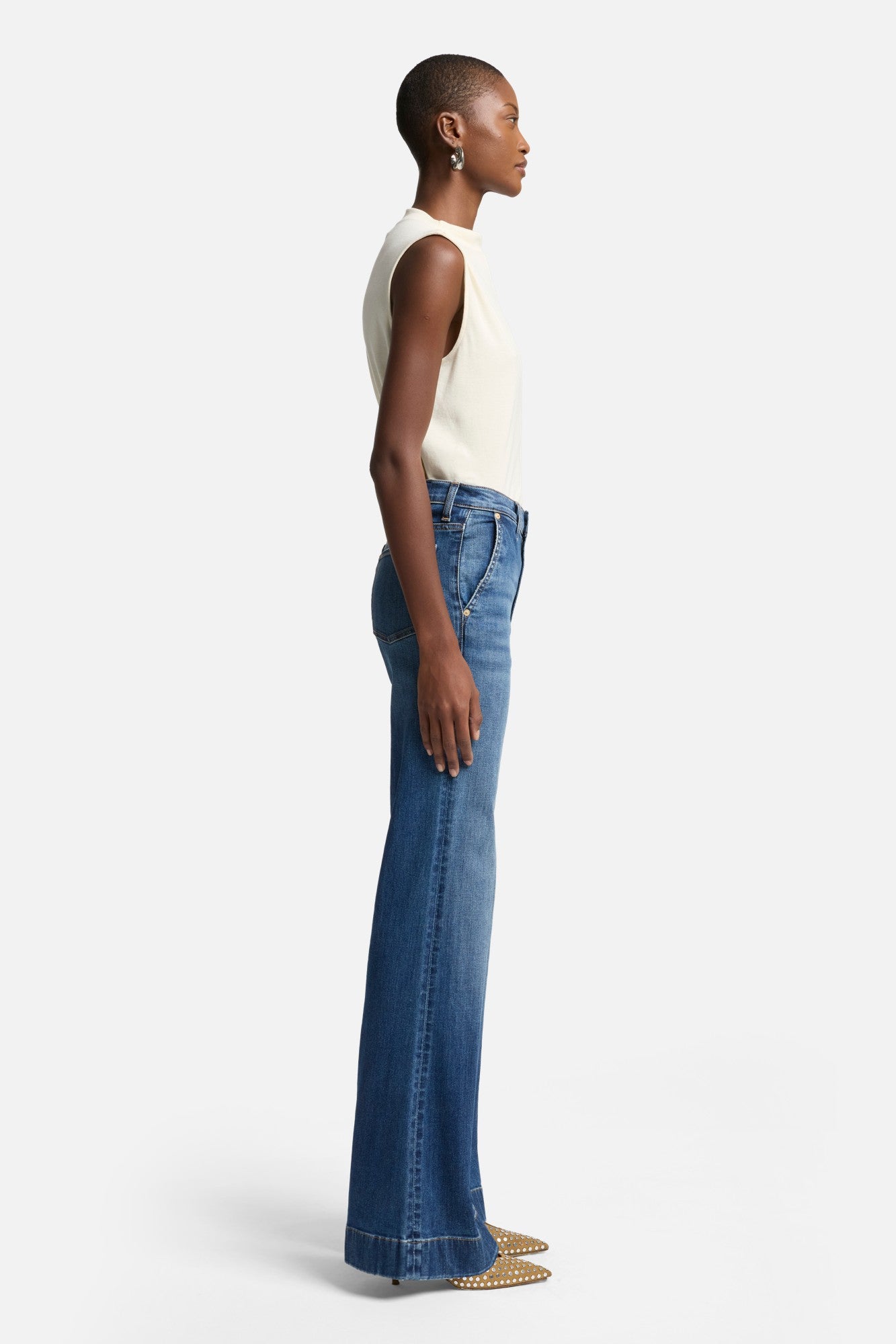 7-for-all-mankind-slim-illusion-modern-dojo-royalty-flare-jeans image 6