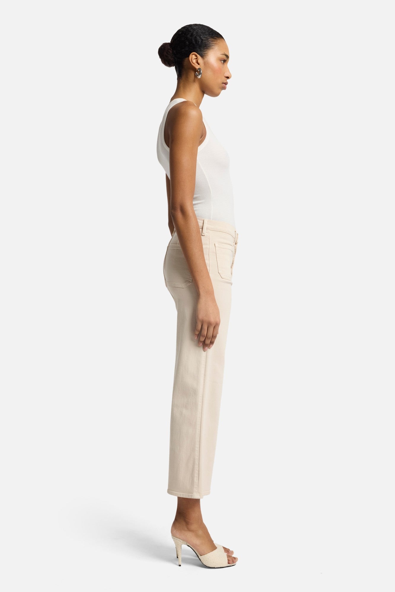 7-for-all-mankind-luxe-vintage-ultra-high-rise-cropped-jean-creme image 6