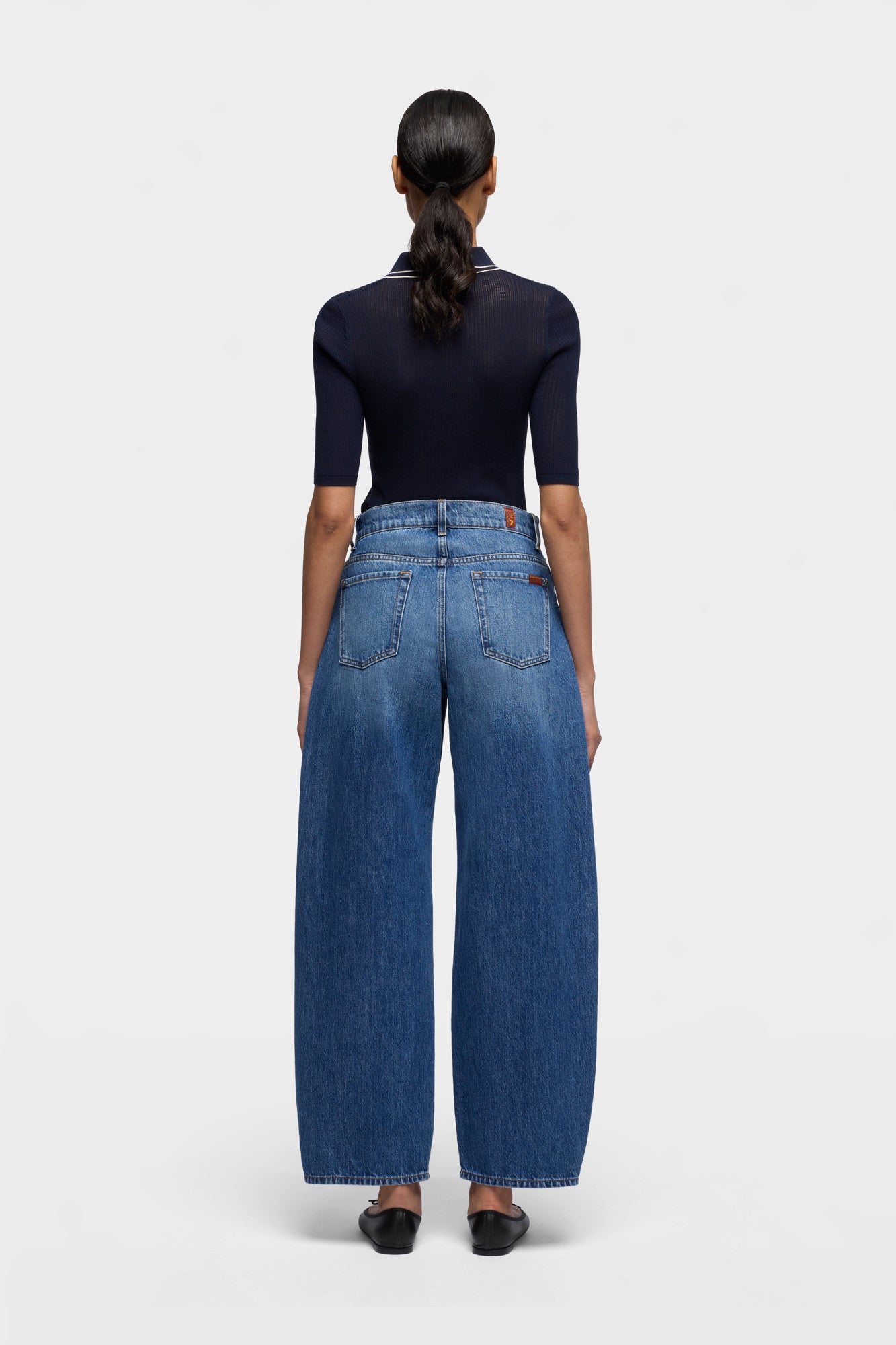 7-for-all-mankind-bonnie-curvilinear-barrel-jeans-denim-darkwind image 5