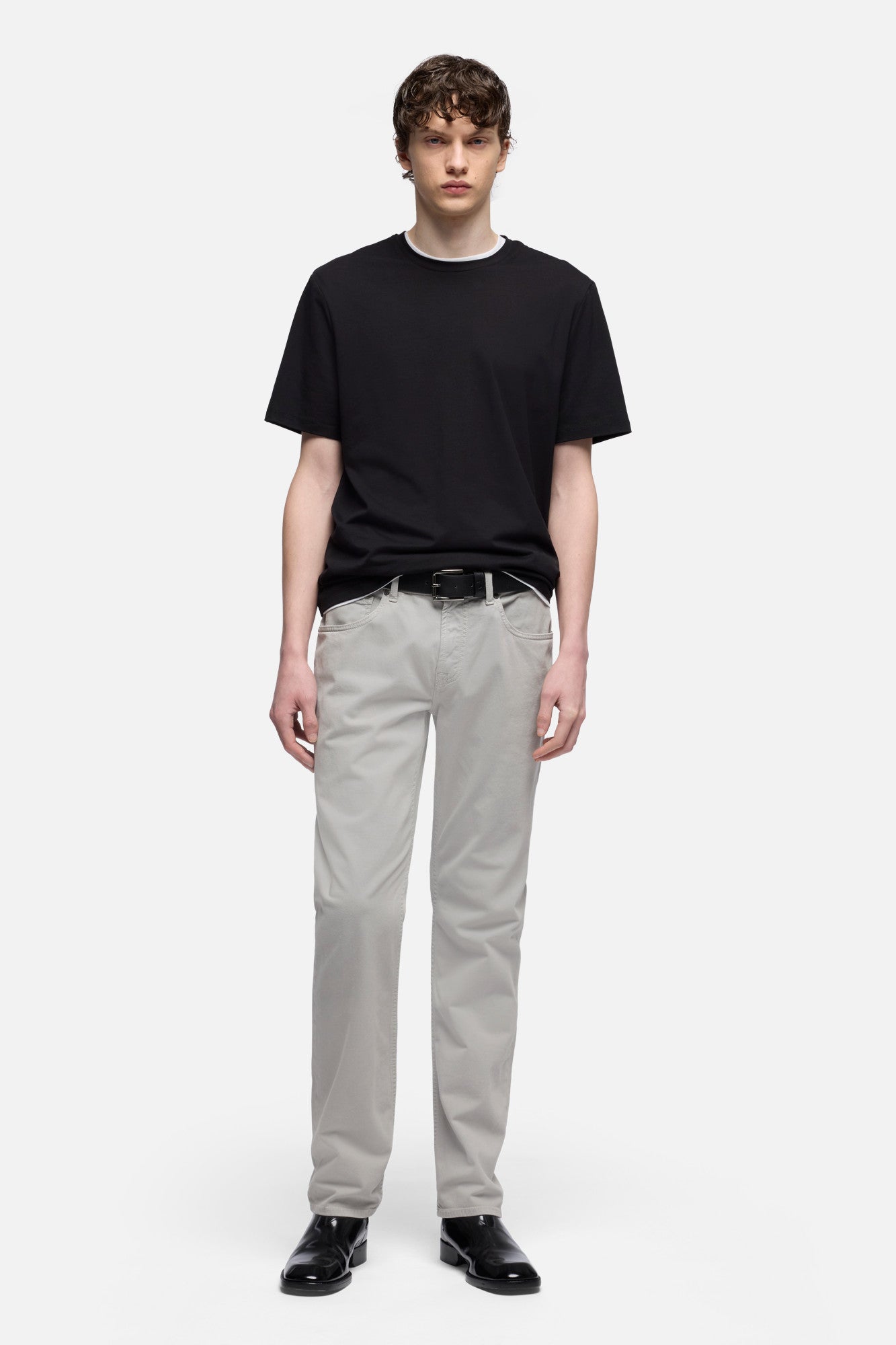 7-for-all-mankind-the-straight-luxe-performance-sateen-hose-in-iron image 2