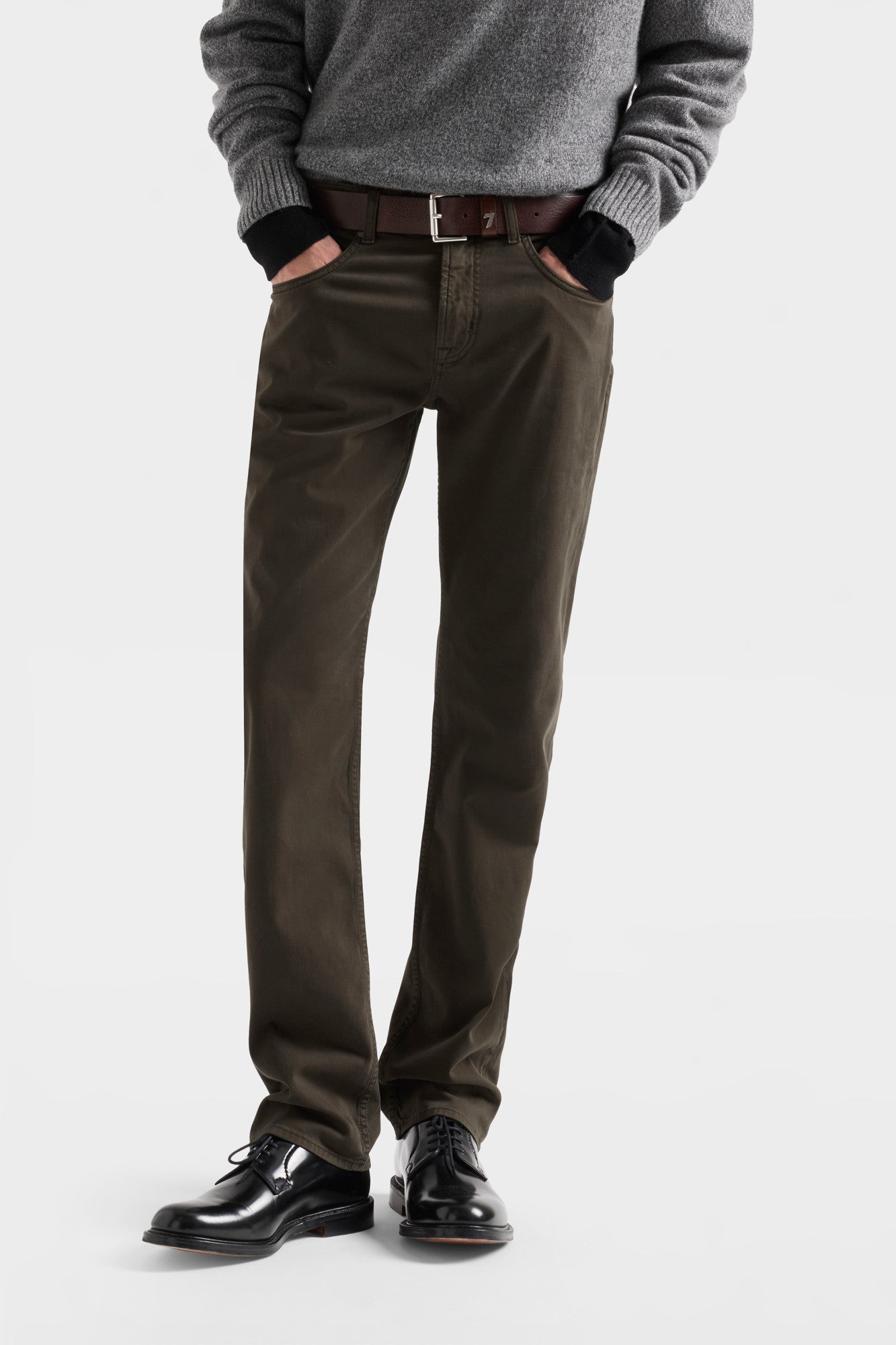 7-for-all-mankind-the-straight-hose-luxe-performance-sateen-thicket image 3