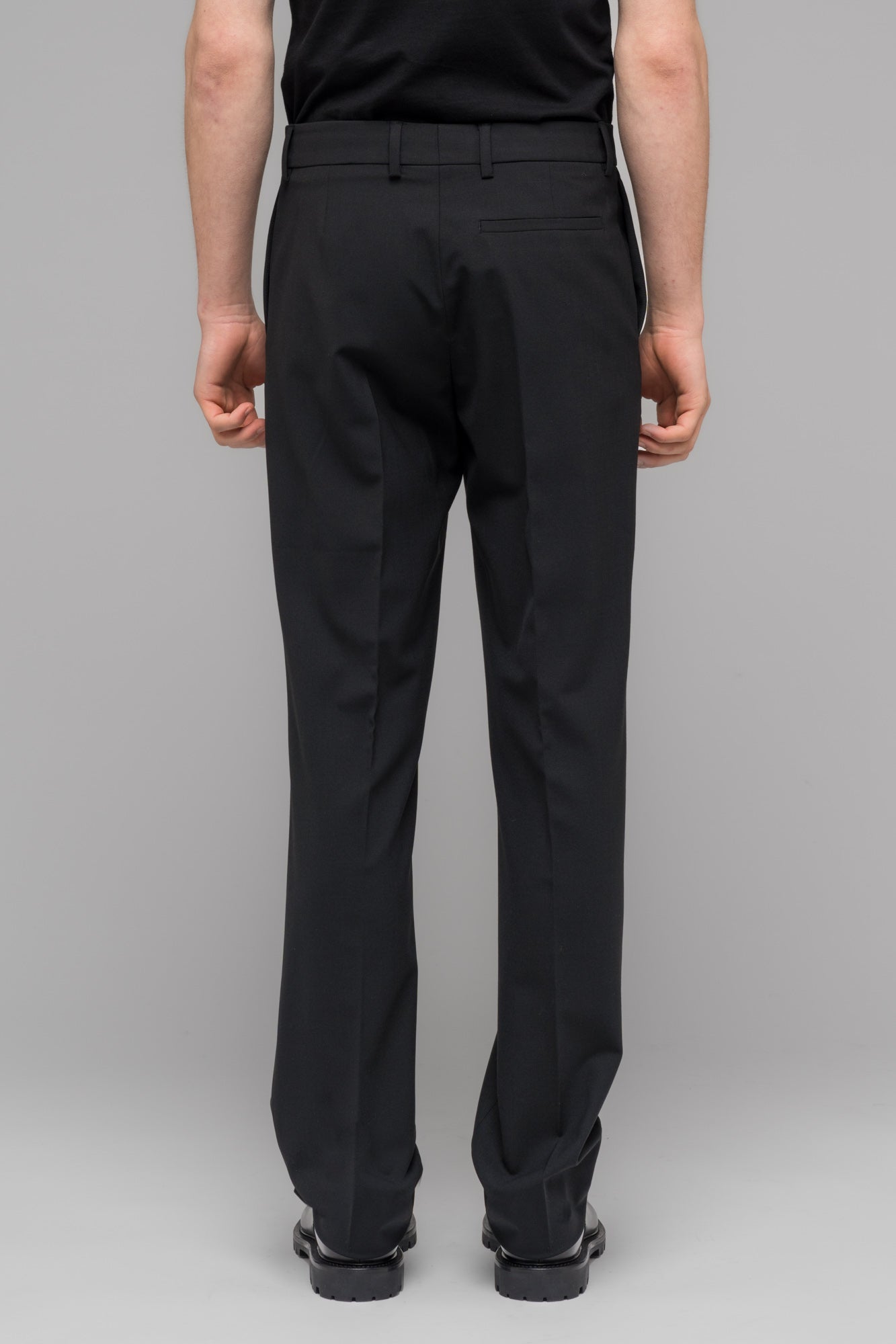 032c-straight-leg-suit-trousers-anzughose-fw25-men image 4