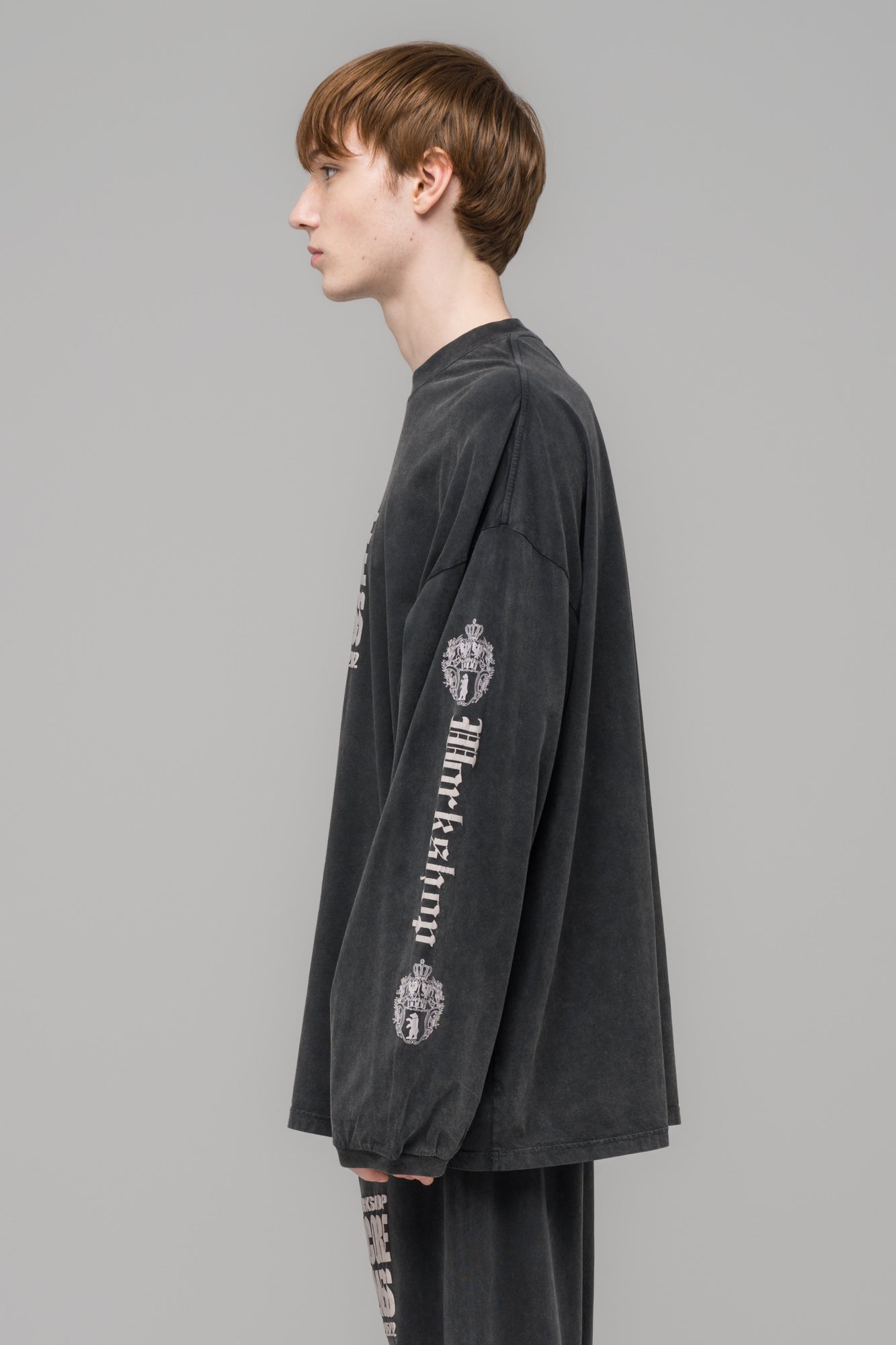 032c-oversized-longsleeve-hardcore-wellness-black-faded image 6