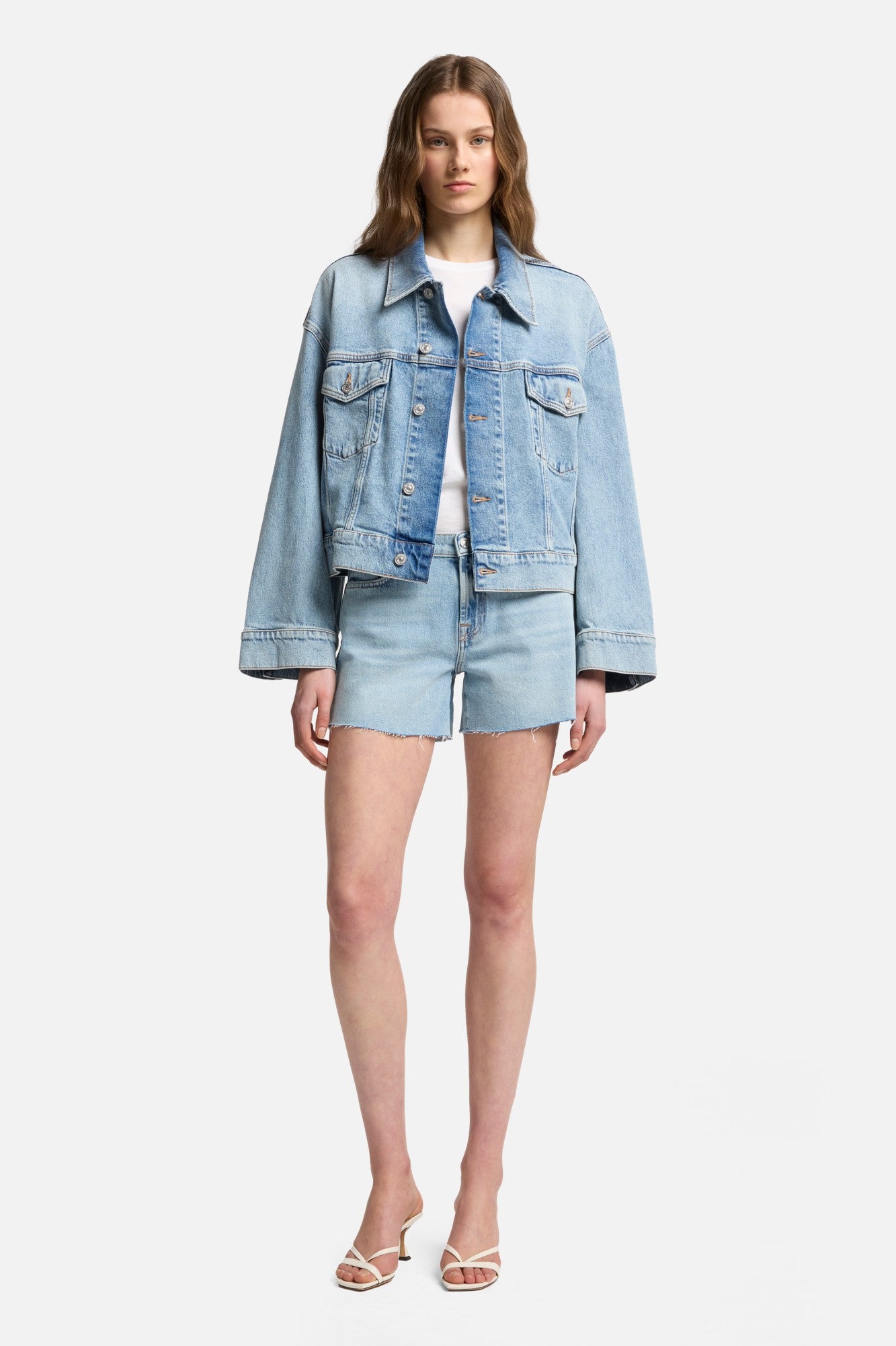 7-for-all-mankind-oli-cropped-truckerjacke-ode-to-damen image 2