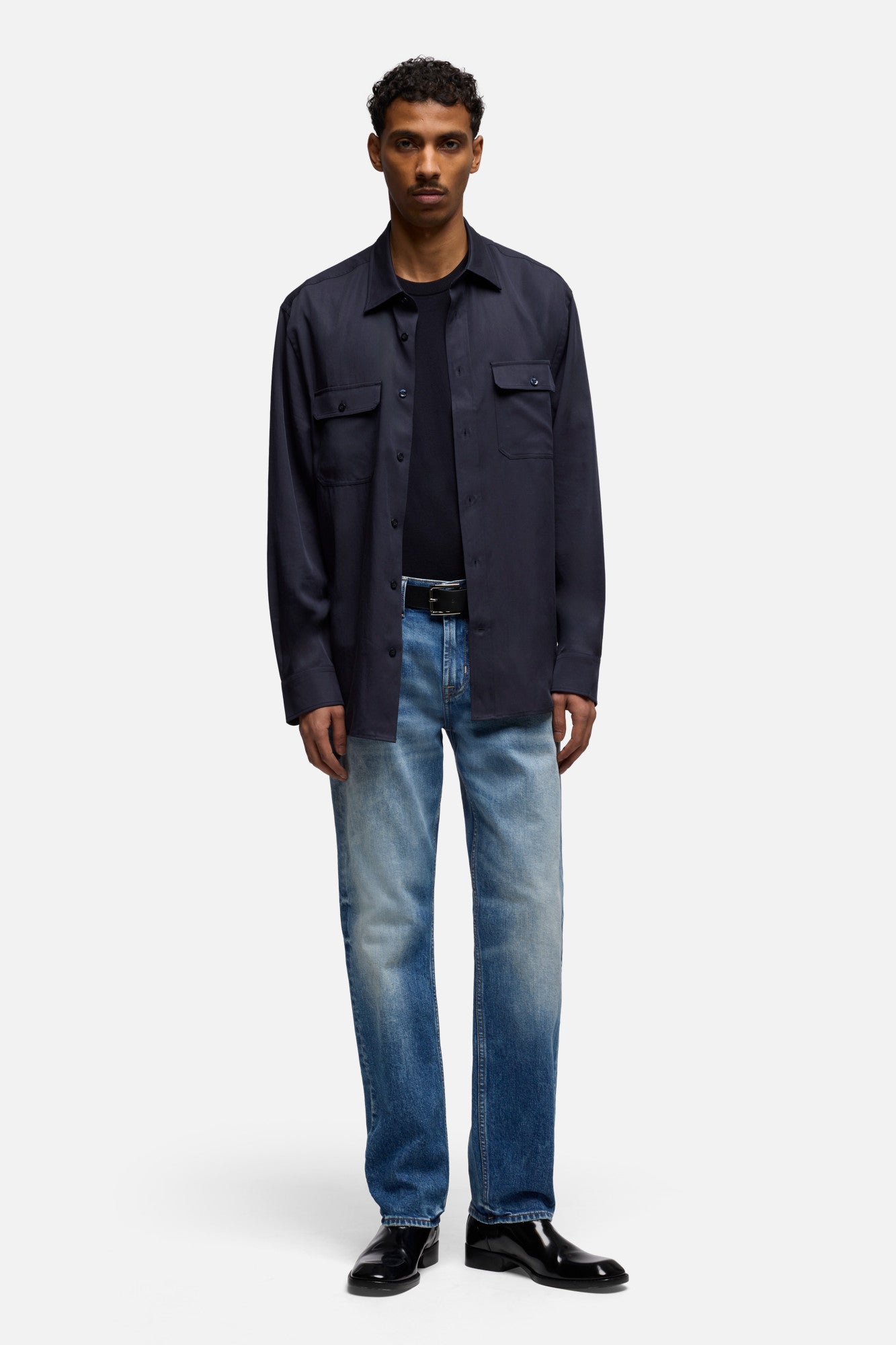 7-for-all-mankind-the-straight-32-jeans-in-luxe-vintage-porch image 2