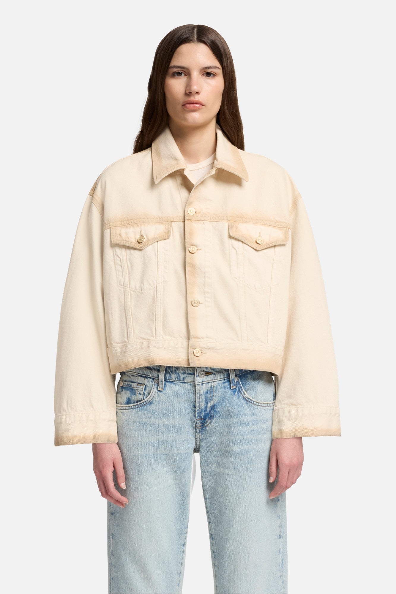 7-for-all-mankind-oli-cropped-trucker-jacke-in-sand-beach image 3
