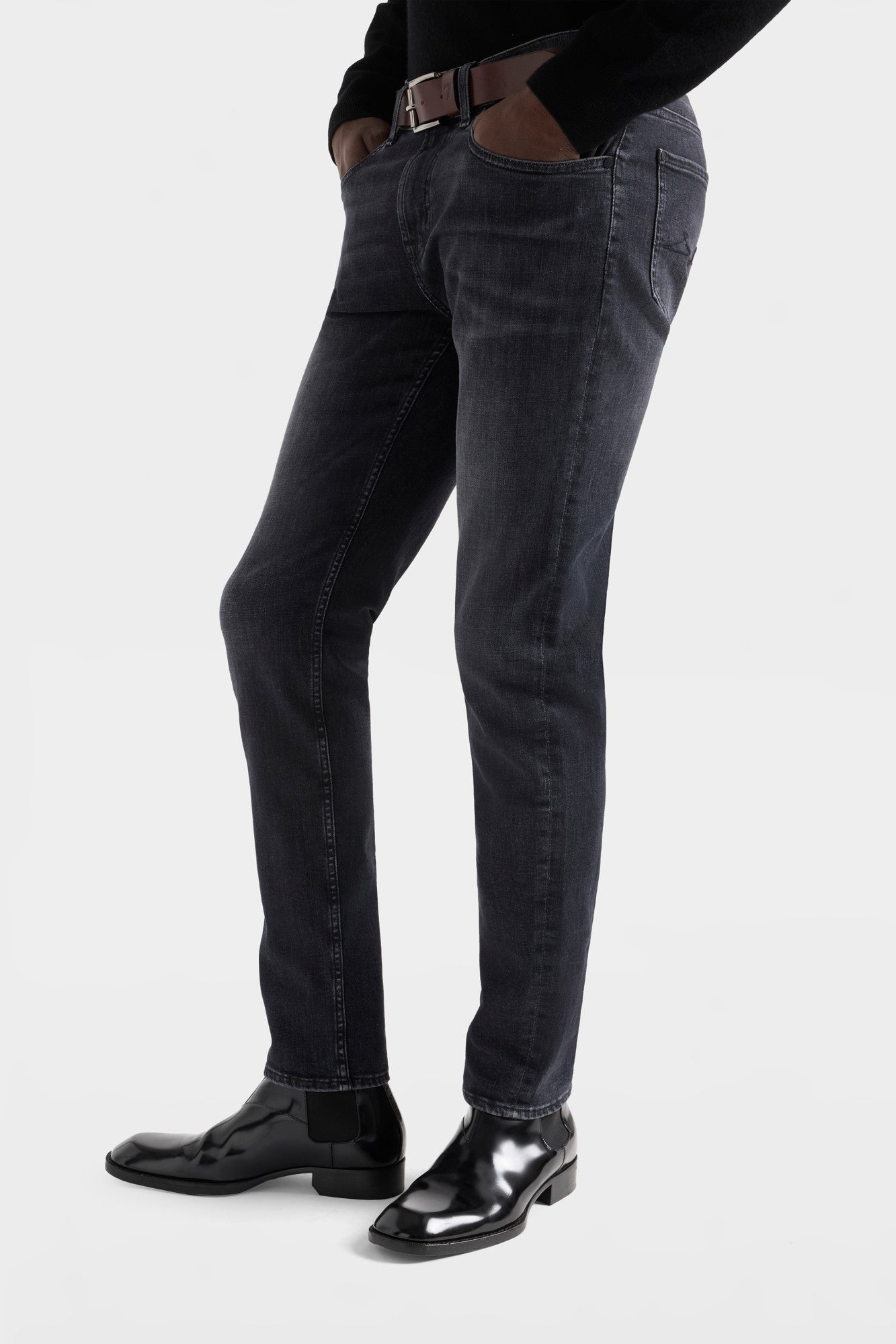 7-for-all-mankind-slimmy-tapered-herren-jeans-breakwater image 6