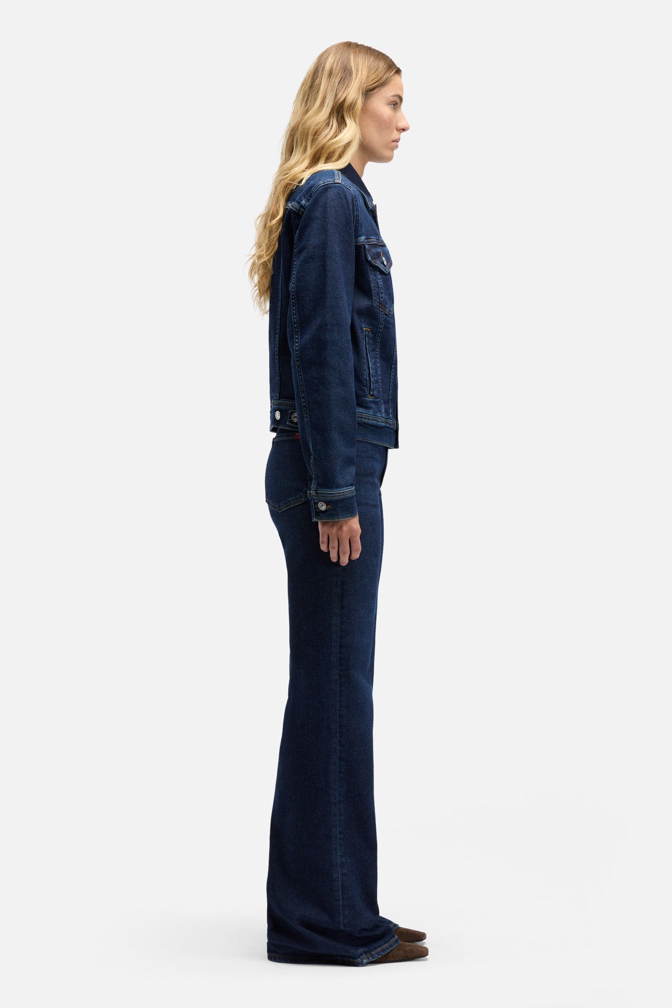 7-for-all-mankind-adi-trucker-jacket-luxe-vintage-bluecrest image 6