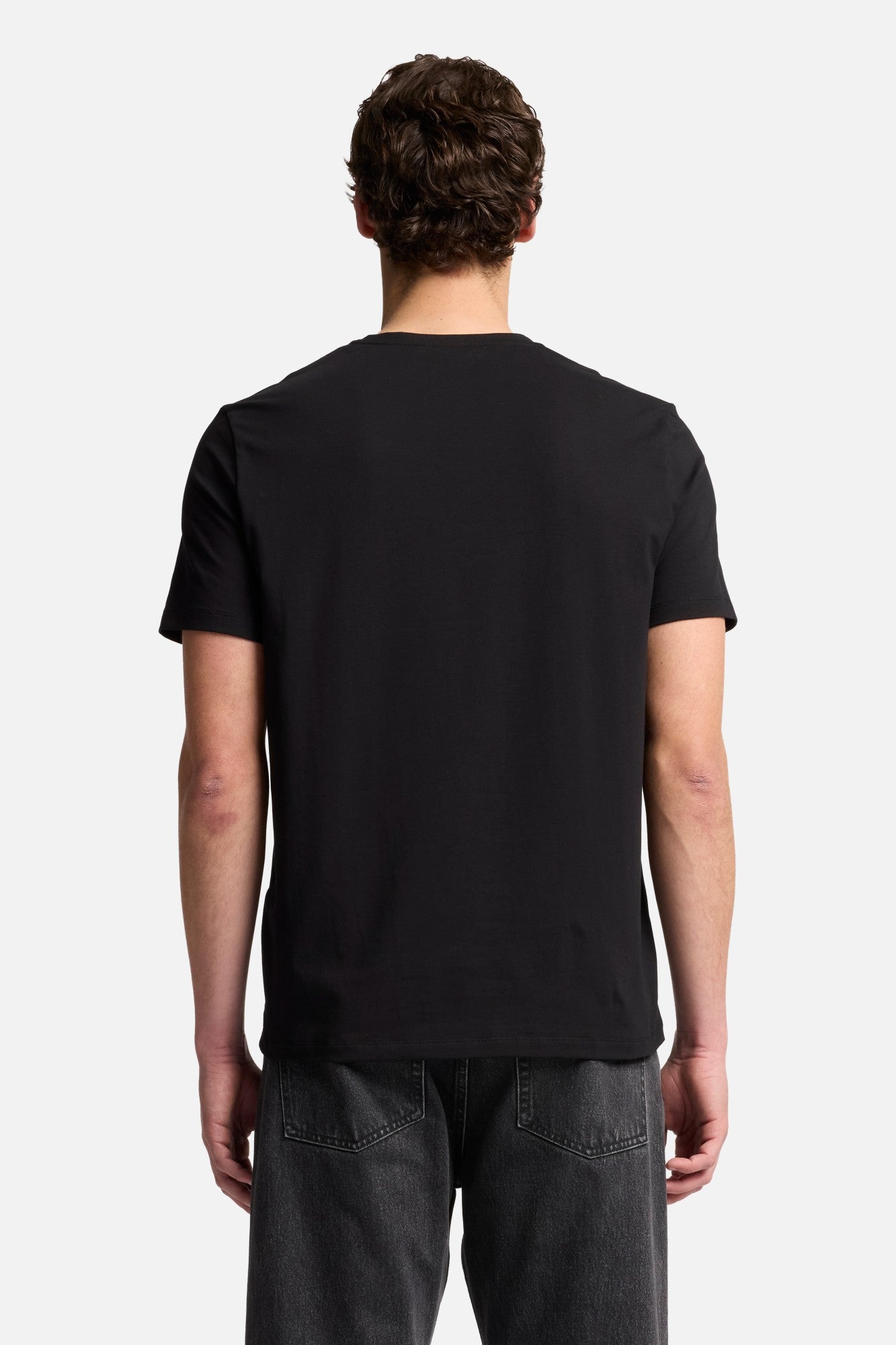 7-for-all-mankind-luxe-performance-v-neck-t-shirt-black-herren image 5