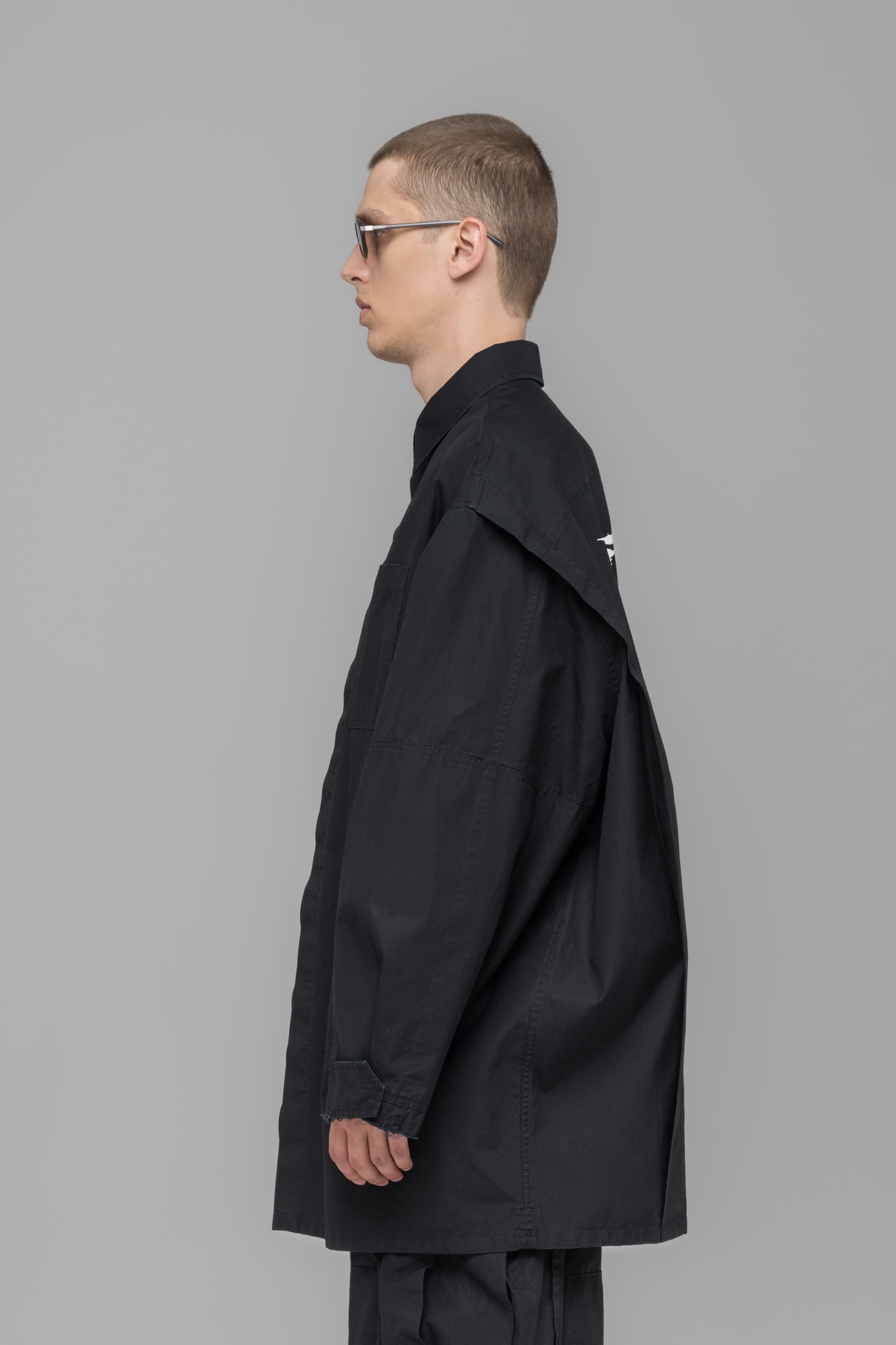 032c-intermission-cargo-overshirt-overshirt-mit-4-taschen-und-backprint image 4