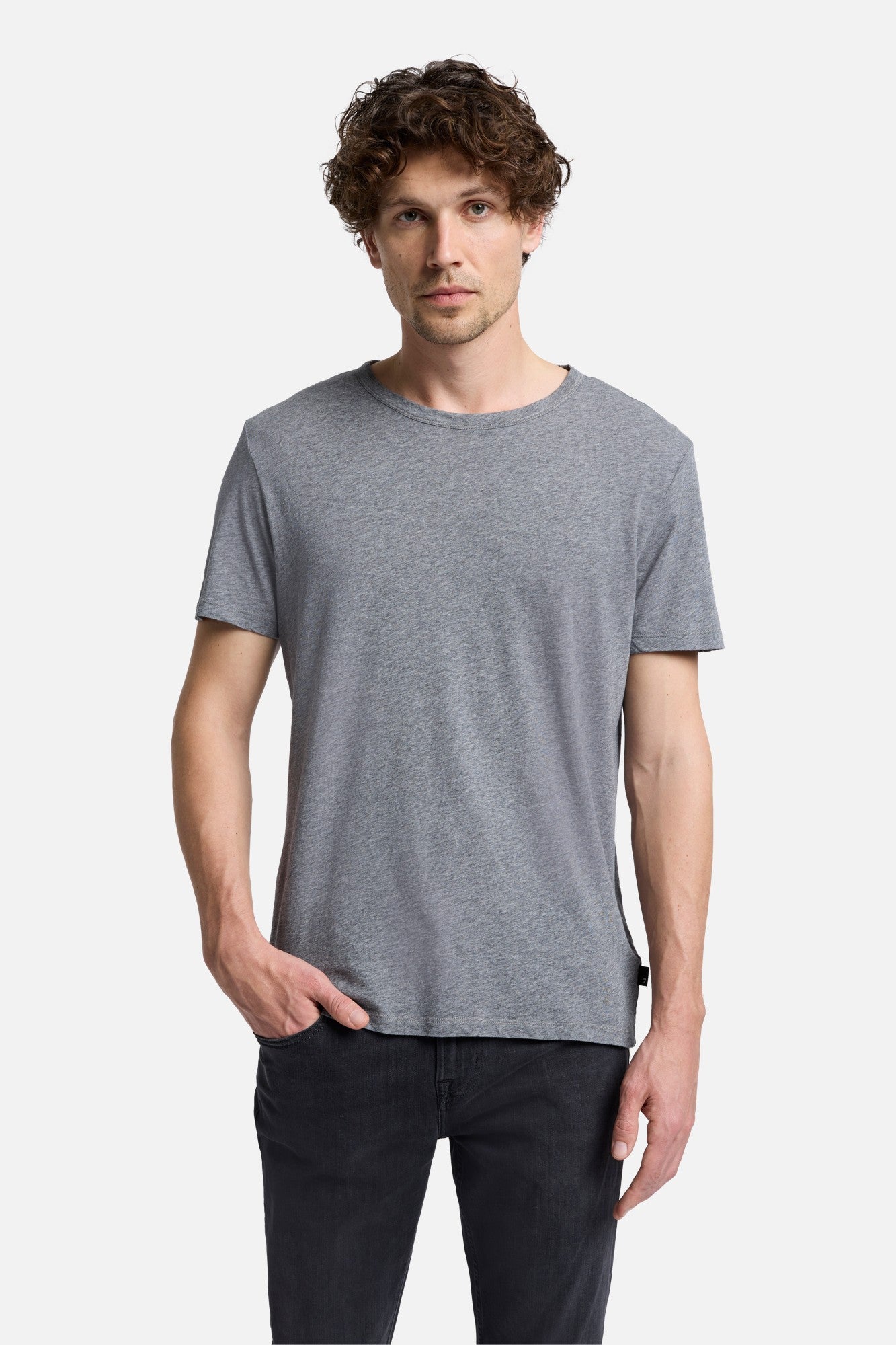 7-for-all-mankind-featherweight-cotton-tee-in-heather-grey image 2